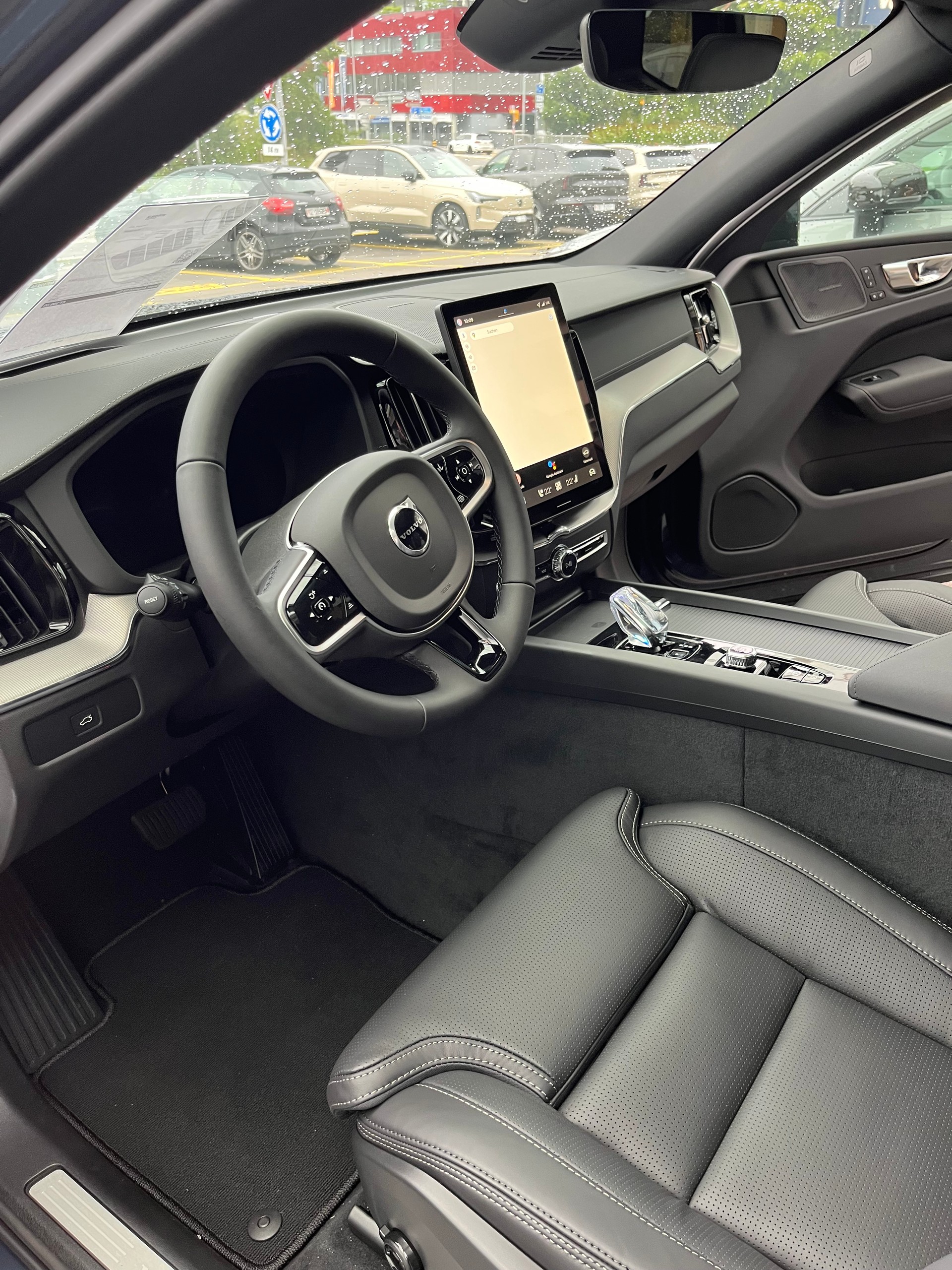 VOLVO 2.0 B5 MH Black Edition AWD-image-2