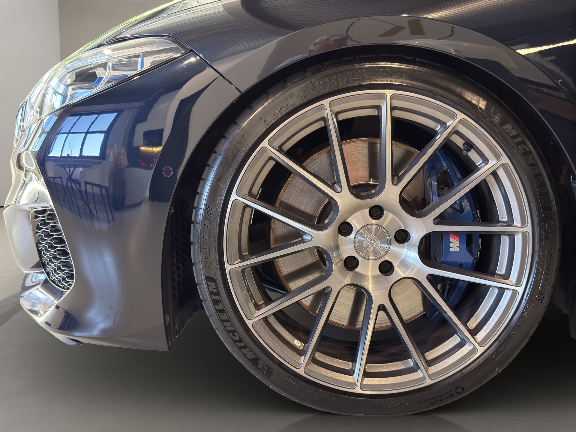 BMW M850i xDrive Steptronic-showroom-element-3