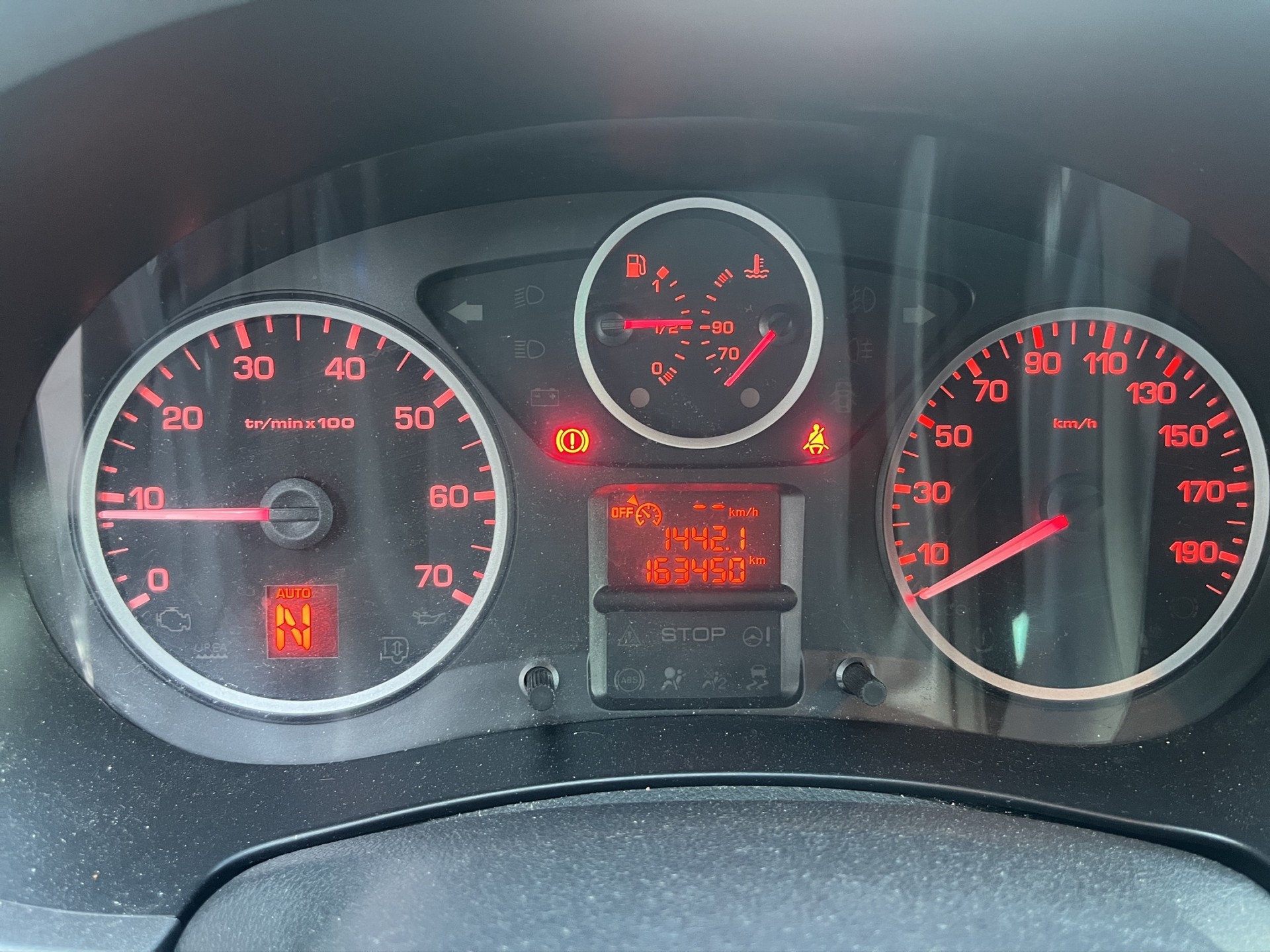 CITROEN Berlingo 1.6 BlueHDi Feel ETG6-image-11