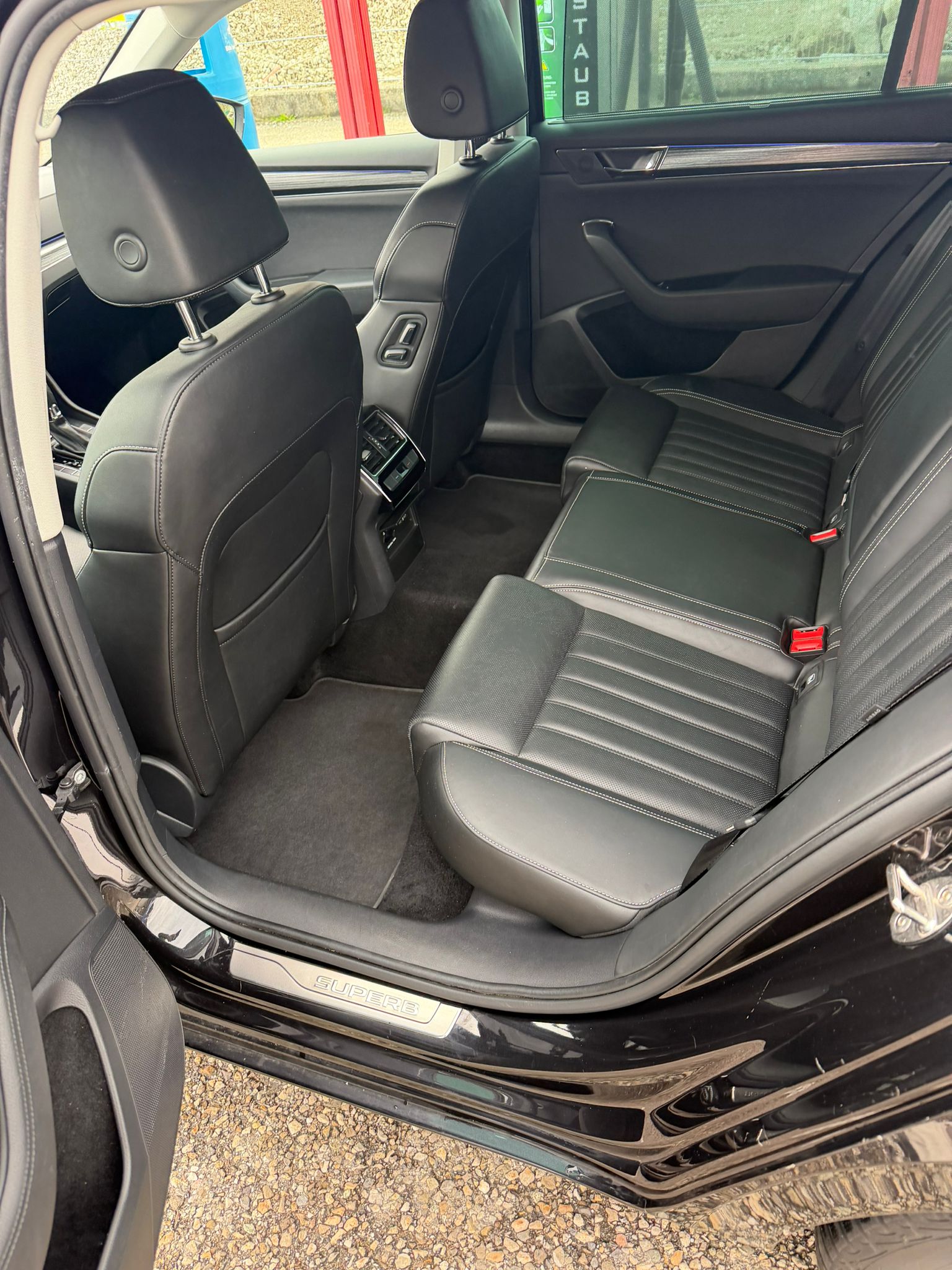 SKODA 2.0 TDI Ambition DSG-image-3