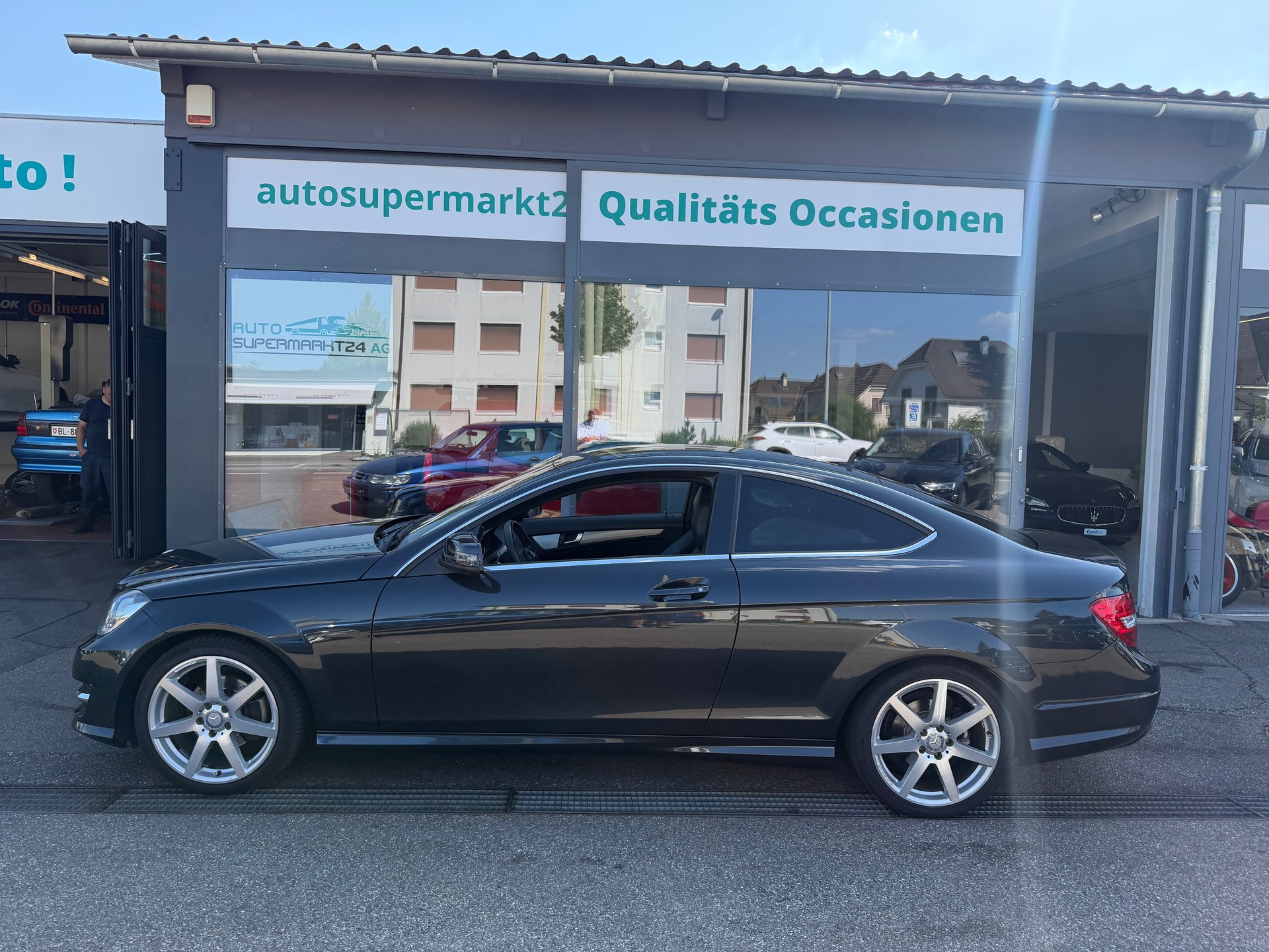 MERCEDES-BENZ C 180 Coupé-image-2