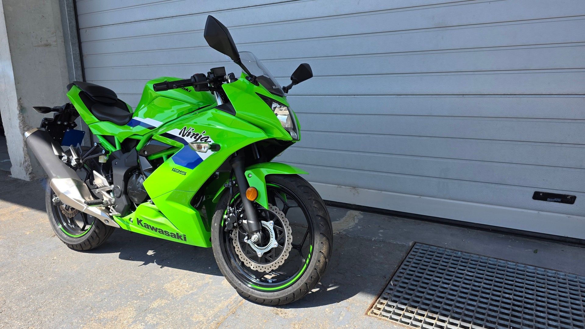 KAWASAKI NINJA 125-image-1