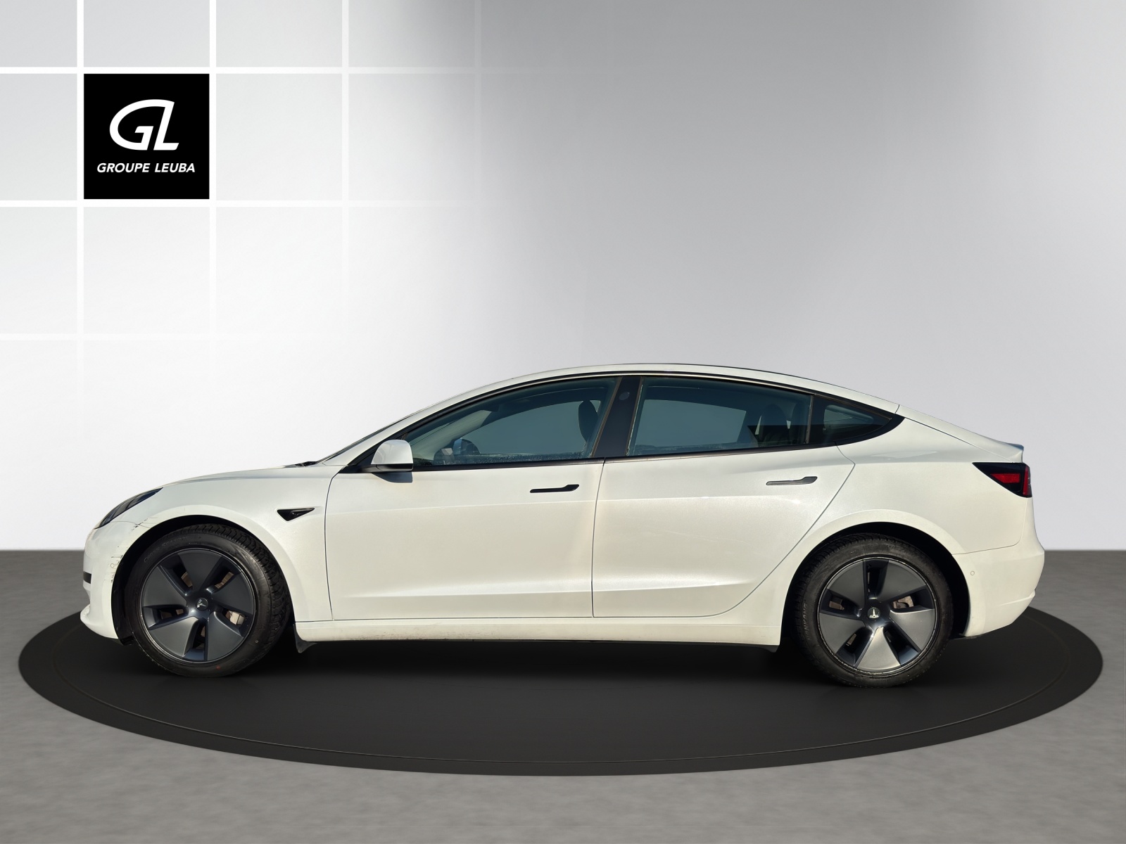 TESLA Model 3-image-2