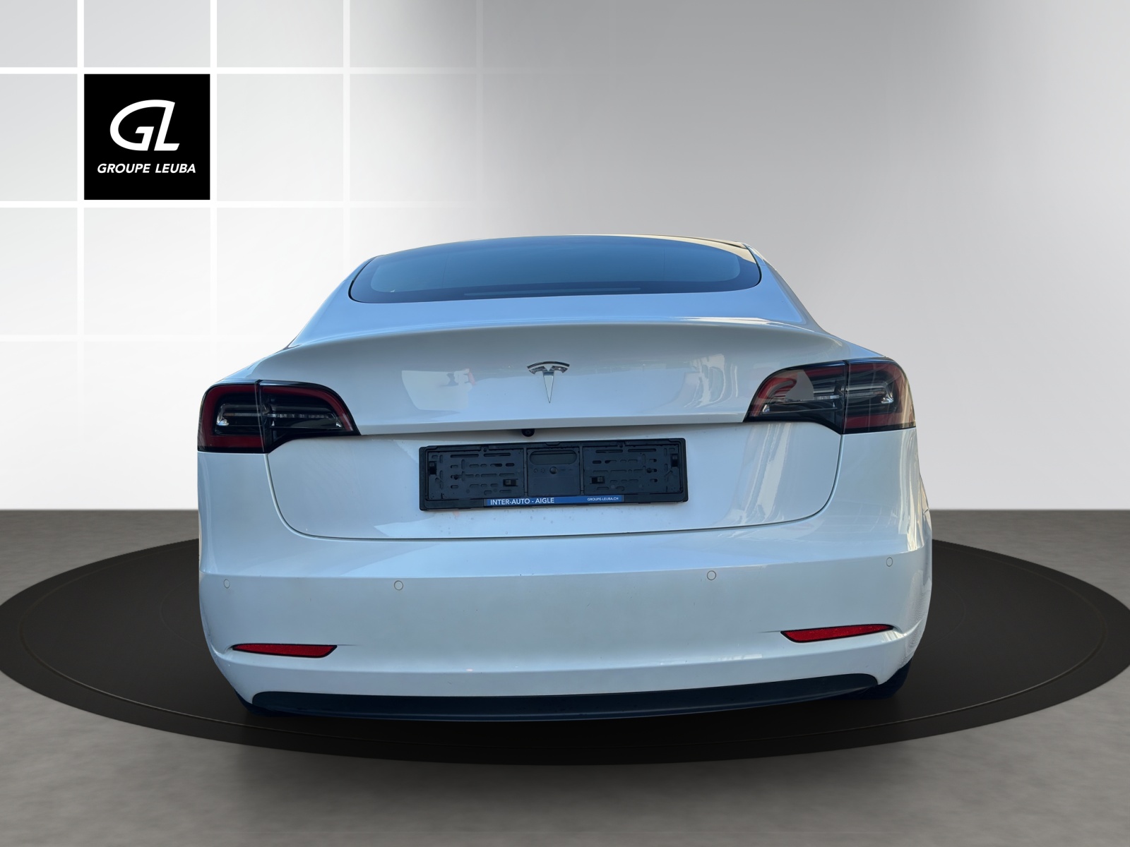 TESLA Model 3-image-4