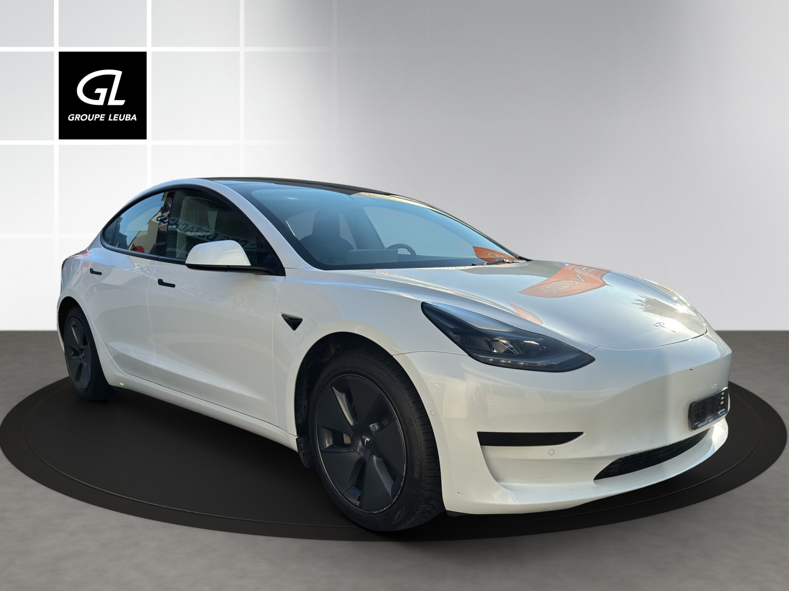 TESLA Model 3-image-0