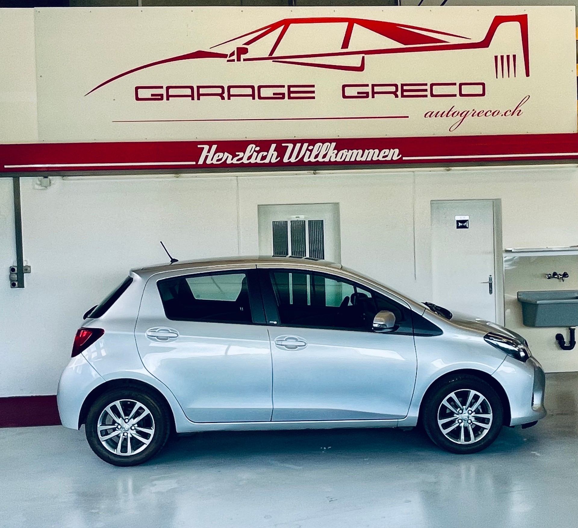 TOYOTA Yaris 1.33 Sol Premium "EDITION S"-image-1