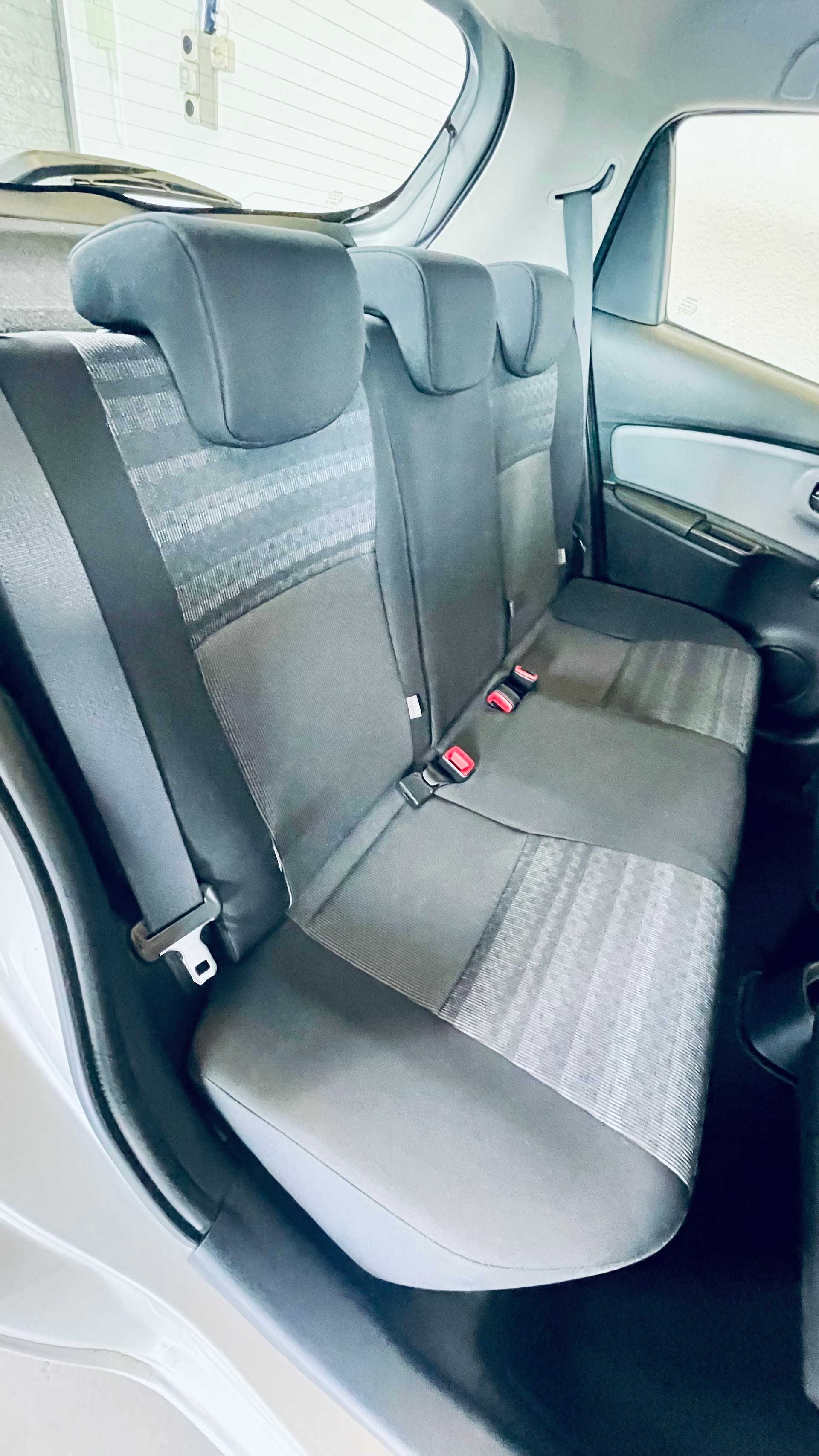 TOYOTA Yaris 1.33 Sol Premium "EDITION S"-image-12