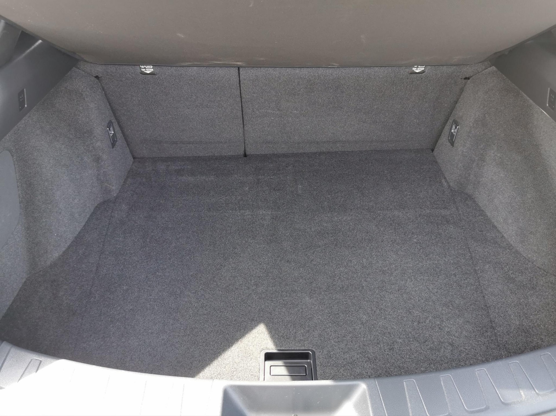 LEXUS UX 300e Excellence-image-8