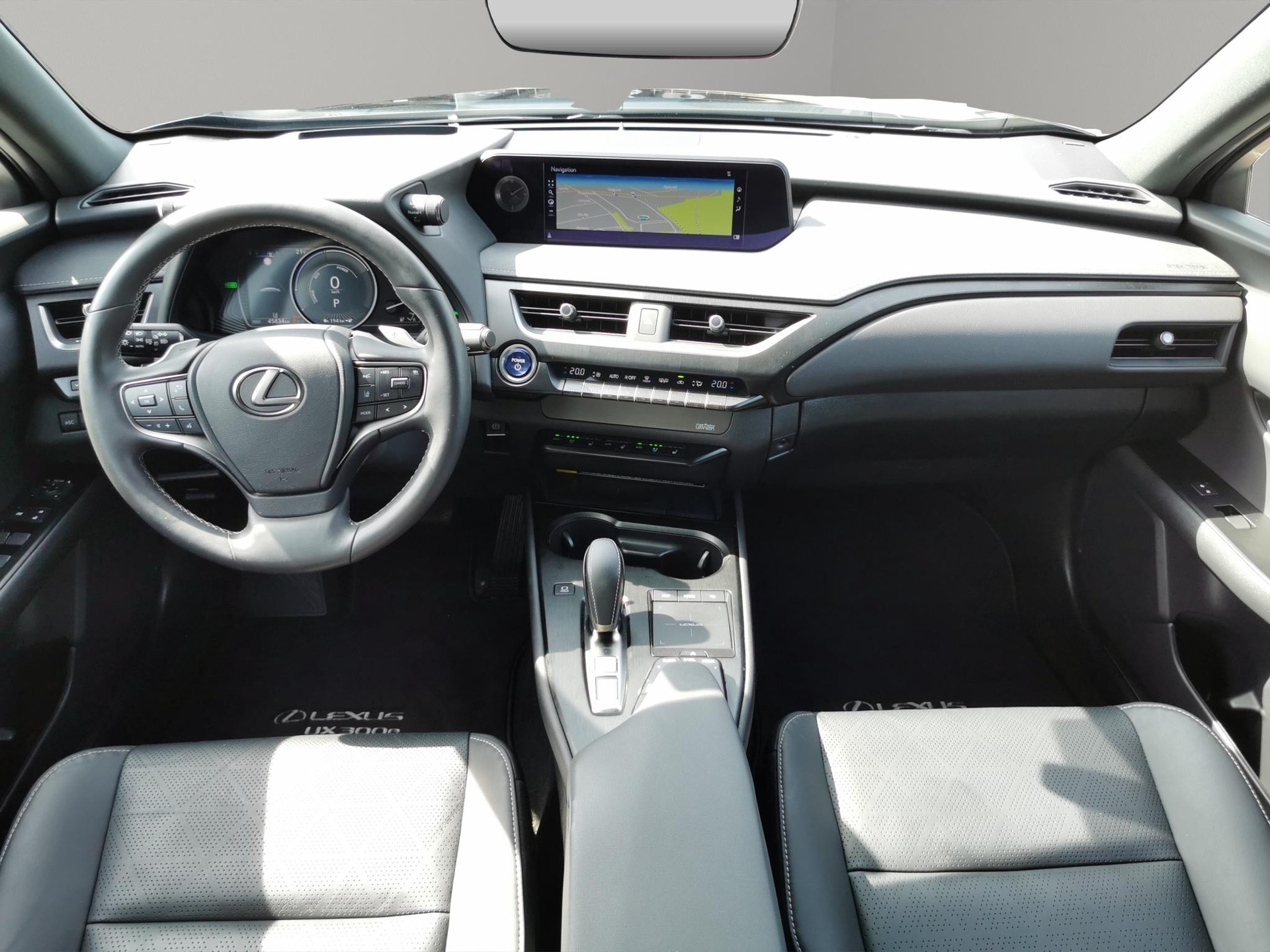LEXUS UX 300e Excellence-image-3