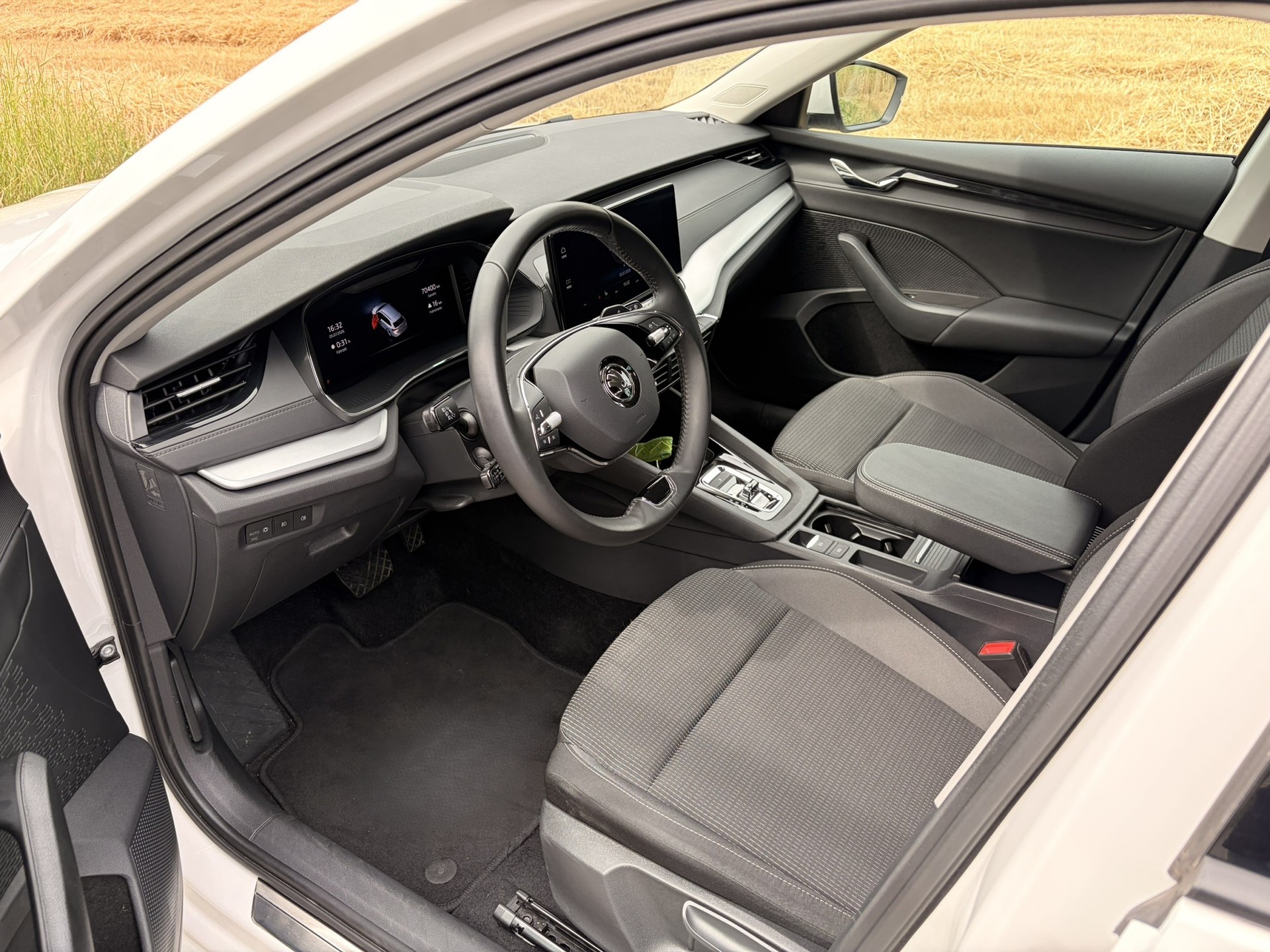 SKODA 2.0 TDI 150 Ambition DSG-image-4