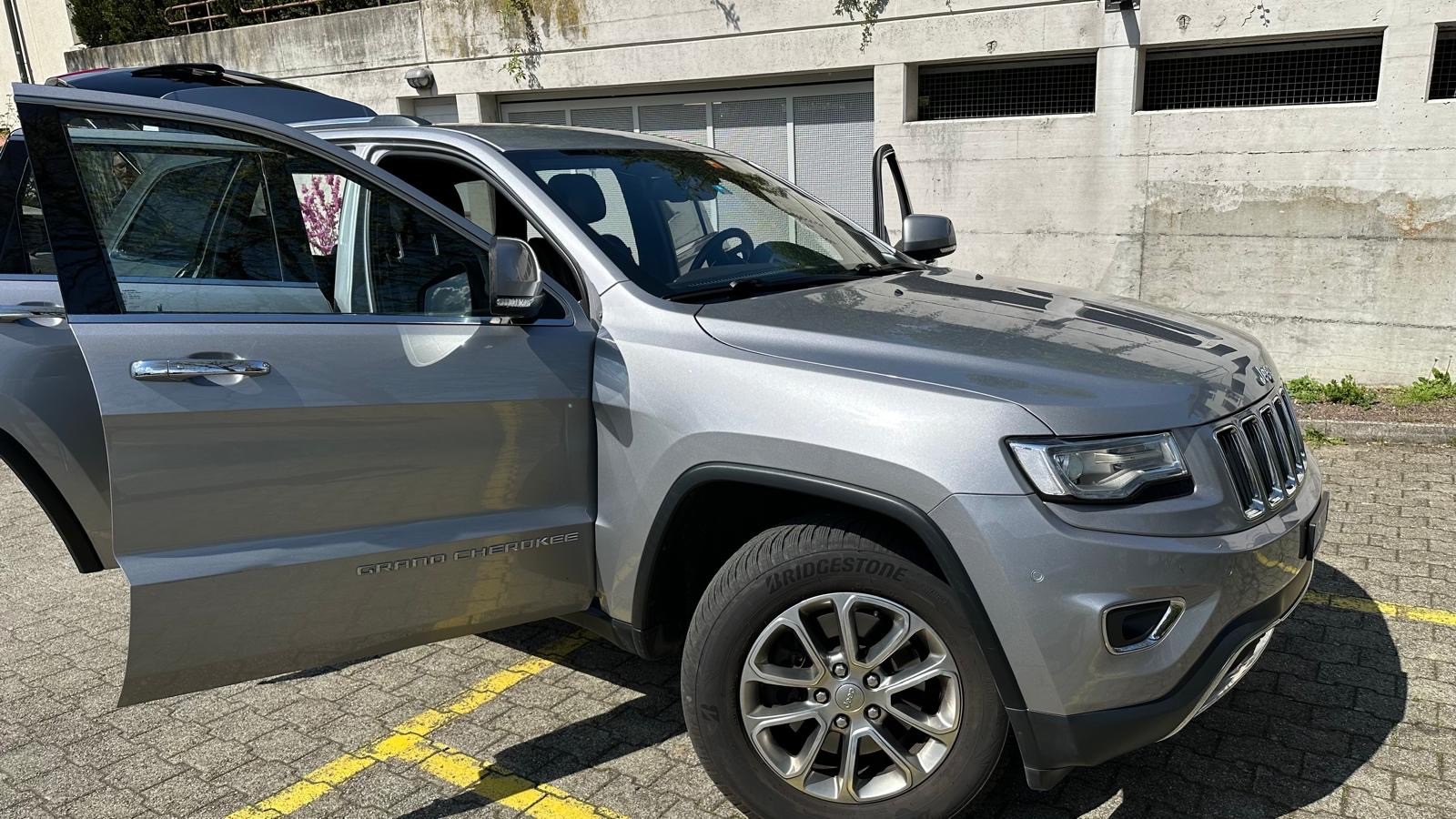 JEEP Grand Cherokee 3.0 CRD Overland Automatic-image-4