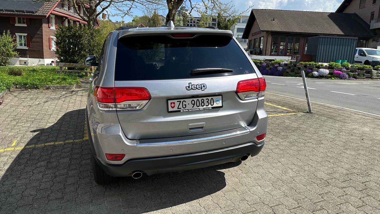 JEEP Grand Cherokee 3.0 CRD Overland Automatic-image-2