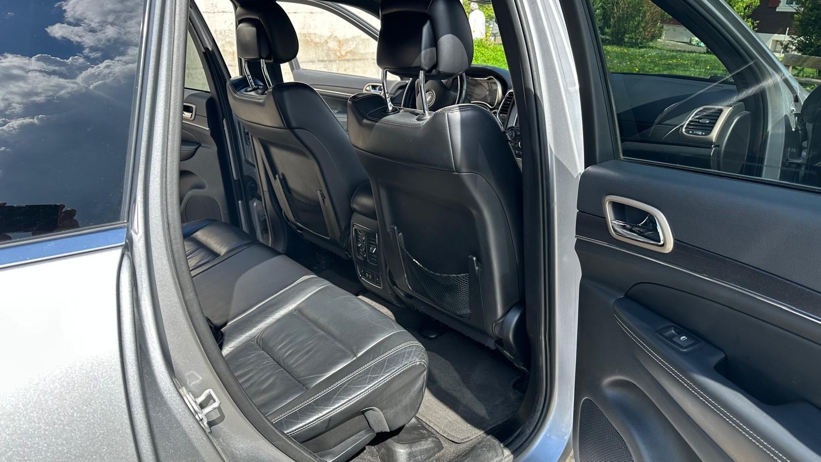 JEEP Grand Cherokee 3.0 CRD Overland Automatic-image-12
