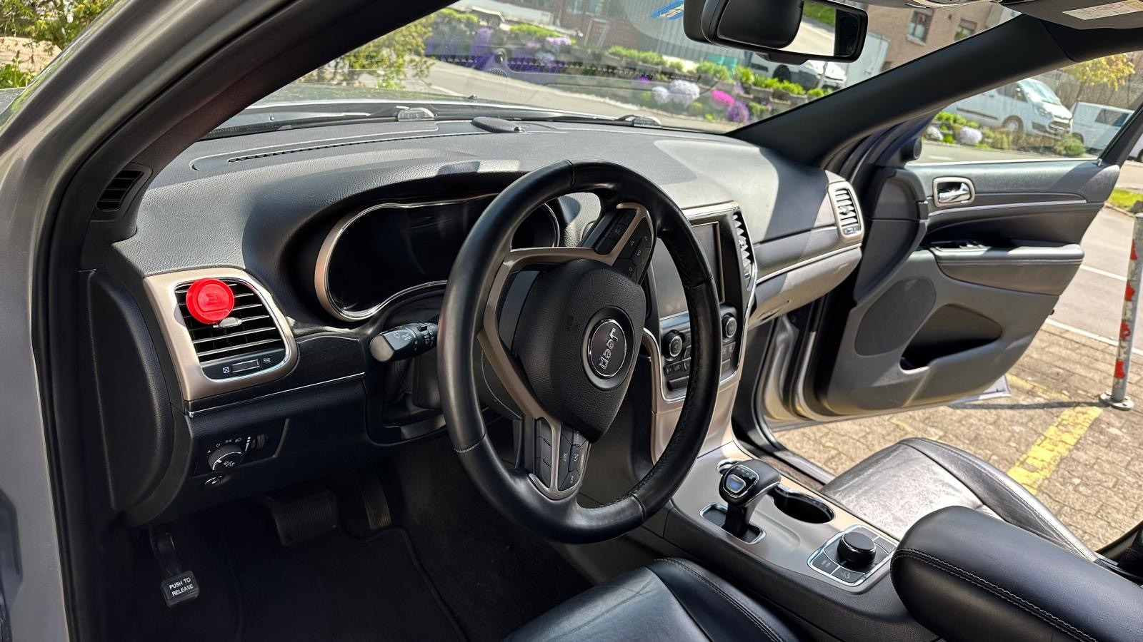 JEEP Grand Cherokee 3.0 CRD Overland Automatic-image-8