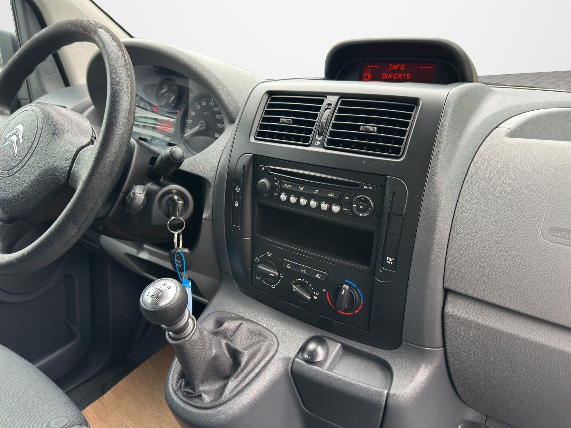 CITROEN Jumpy 2.0 HDi L2H1 Attraction-image-12