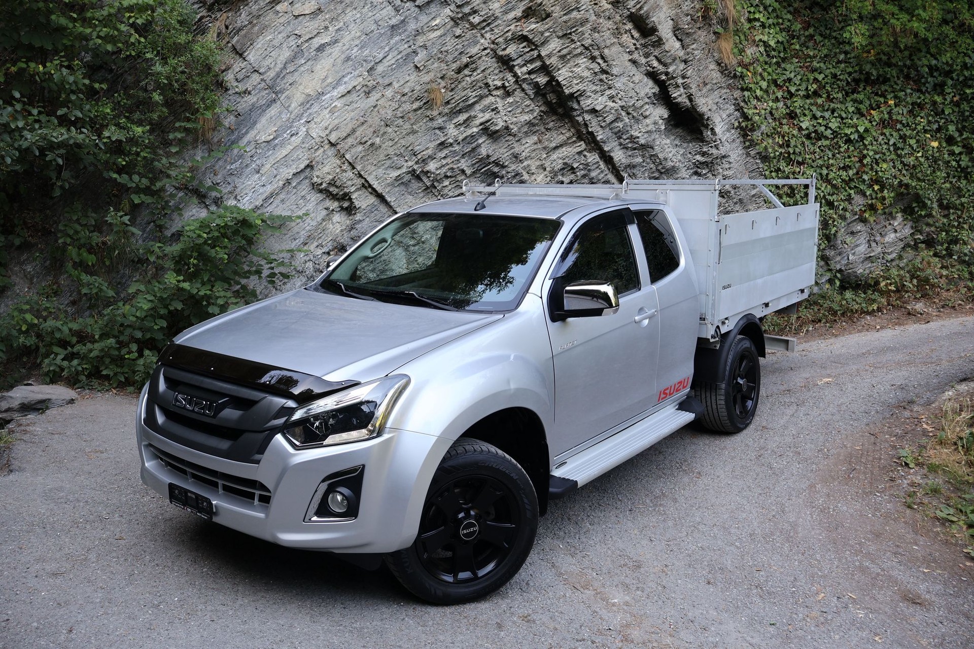 ISUZU D-MAX-image-2
