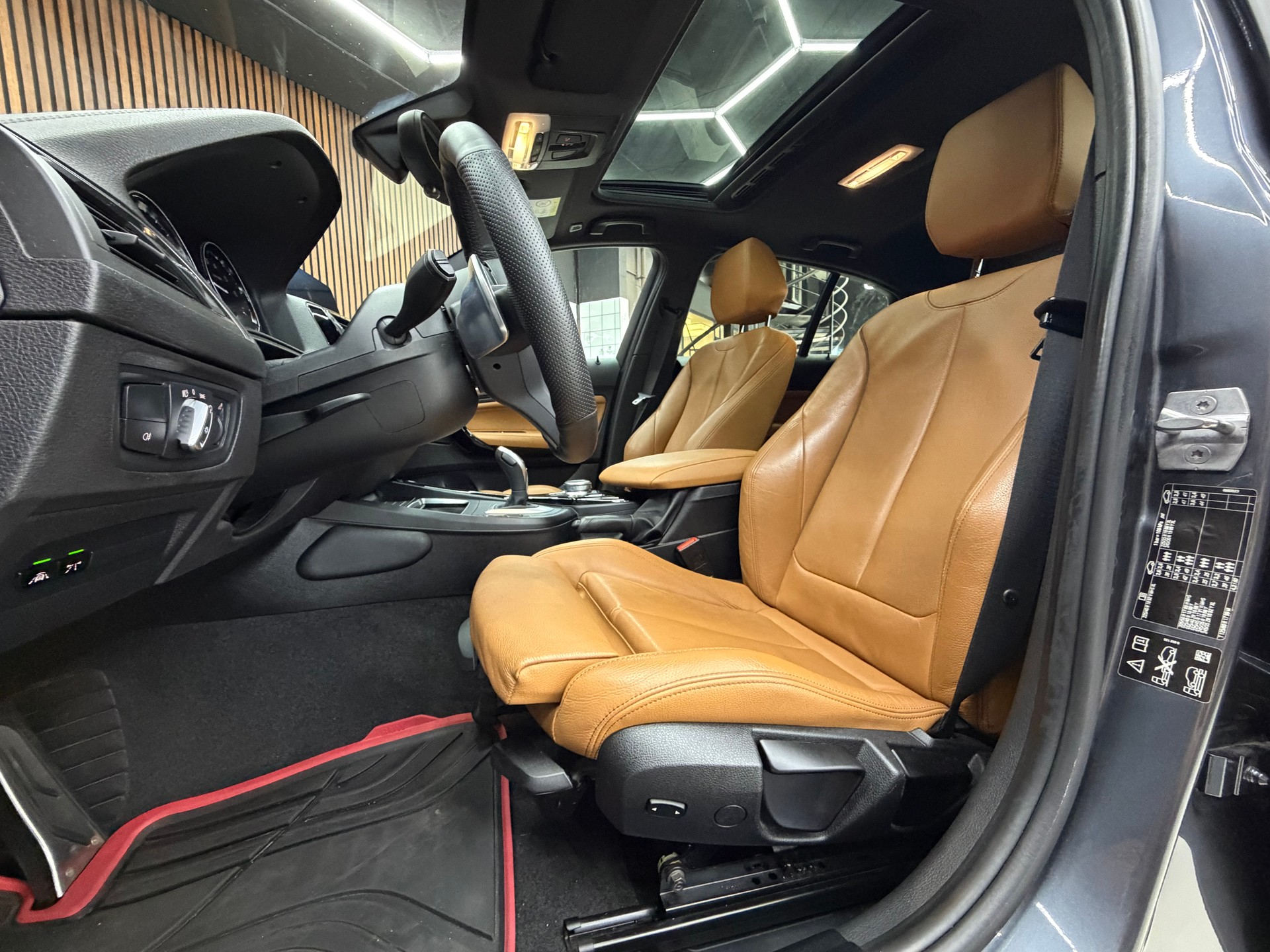 BMW M140i xDrive Steptronic-image-10