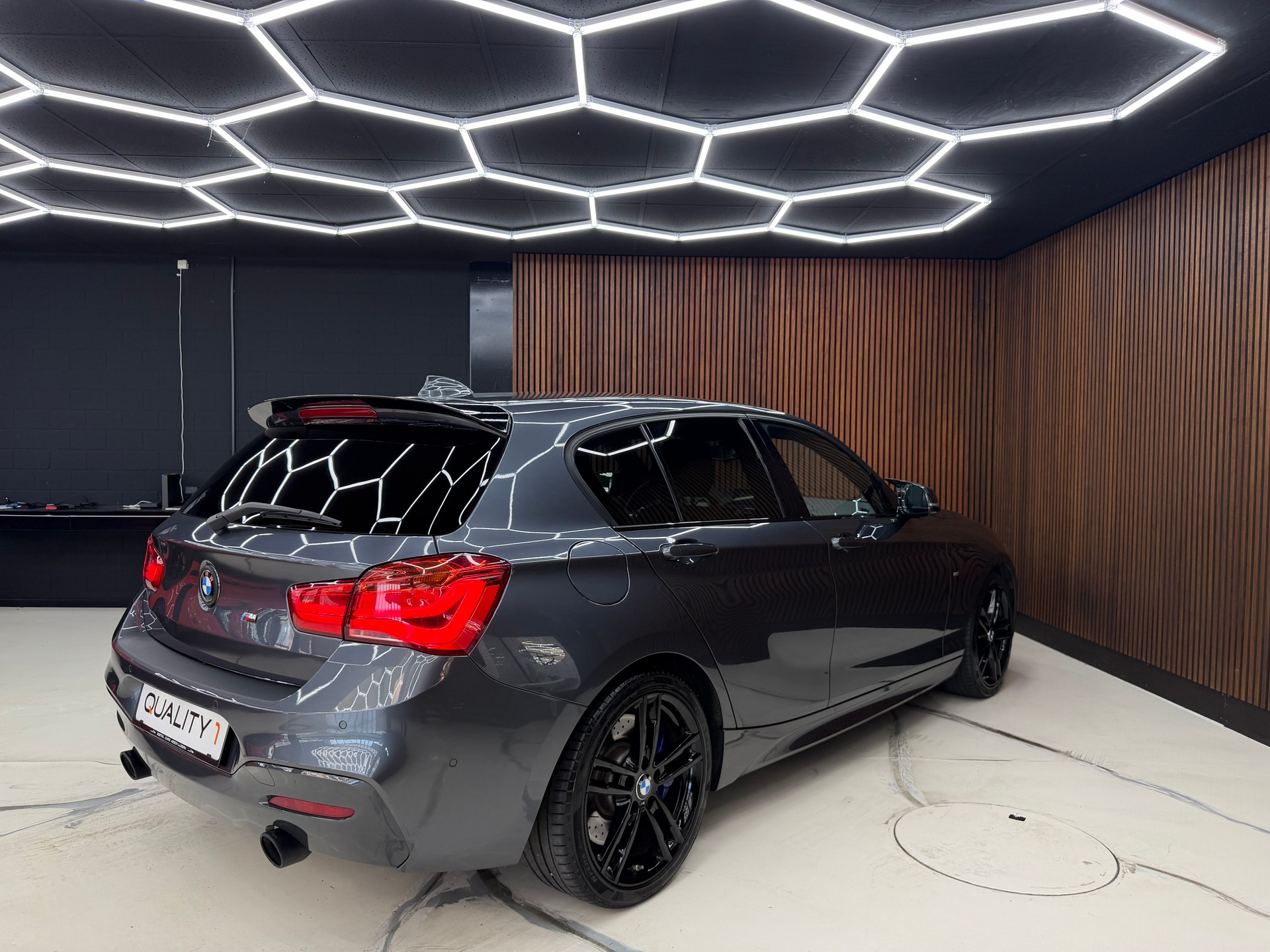 BMW M140i xDrive Steptronic-image-5