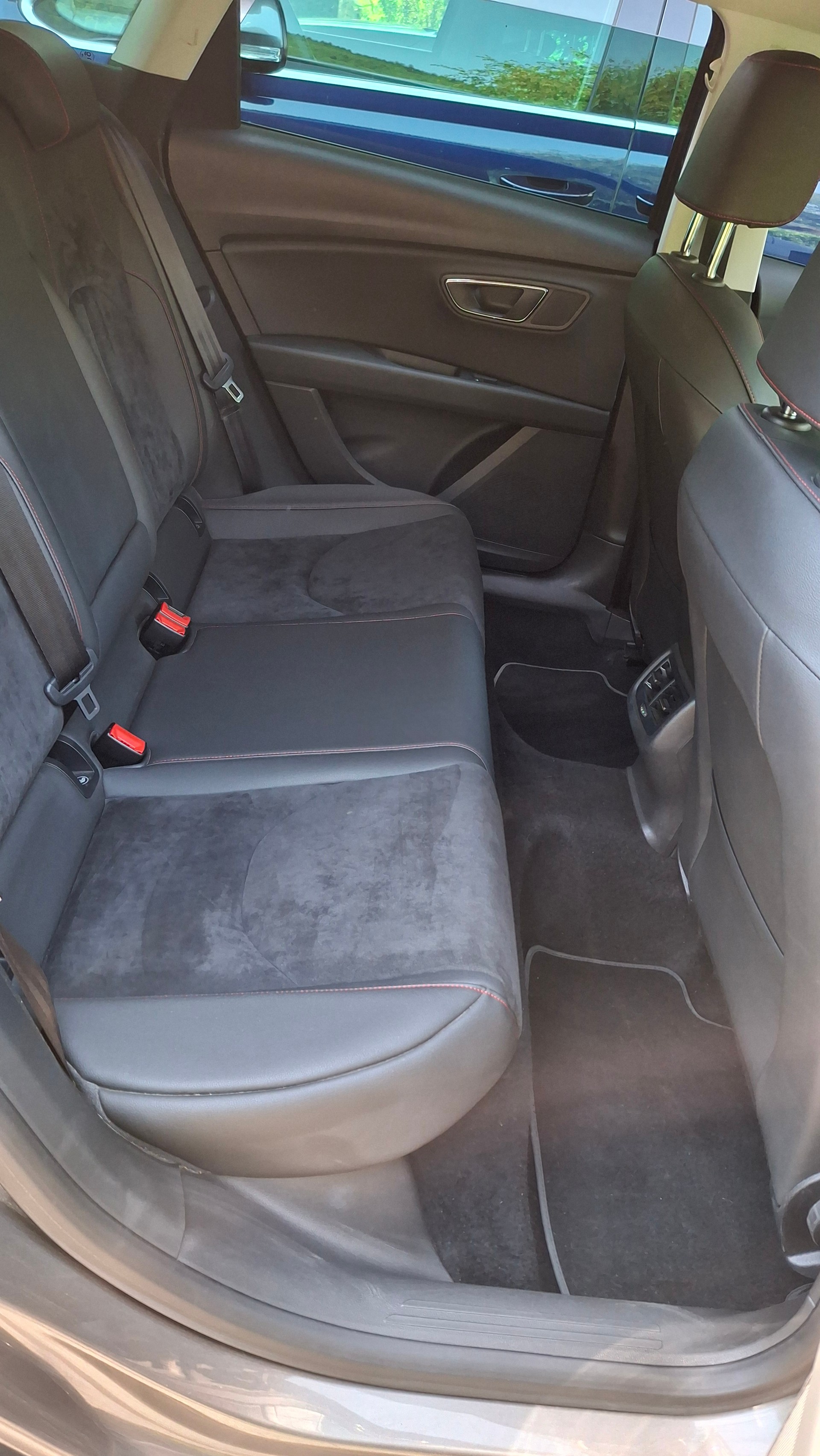 SEAT 2.0 TDI FR-image-7