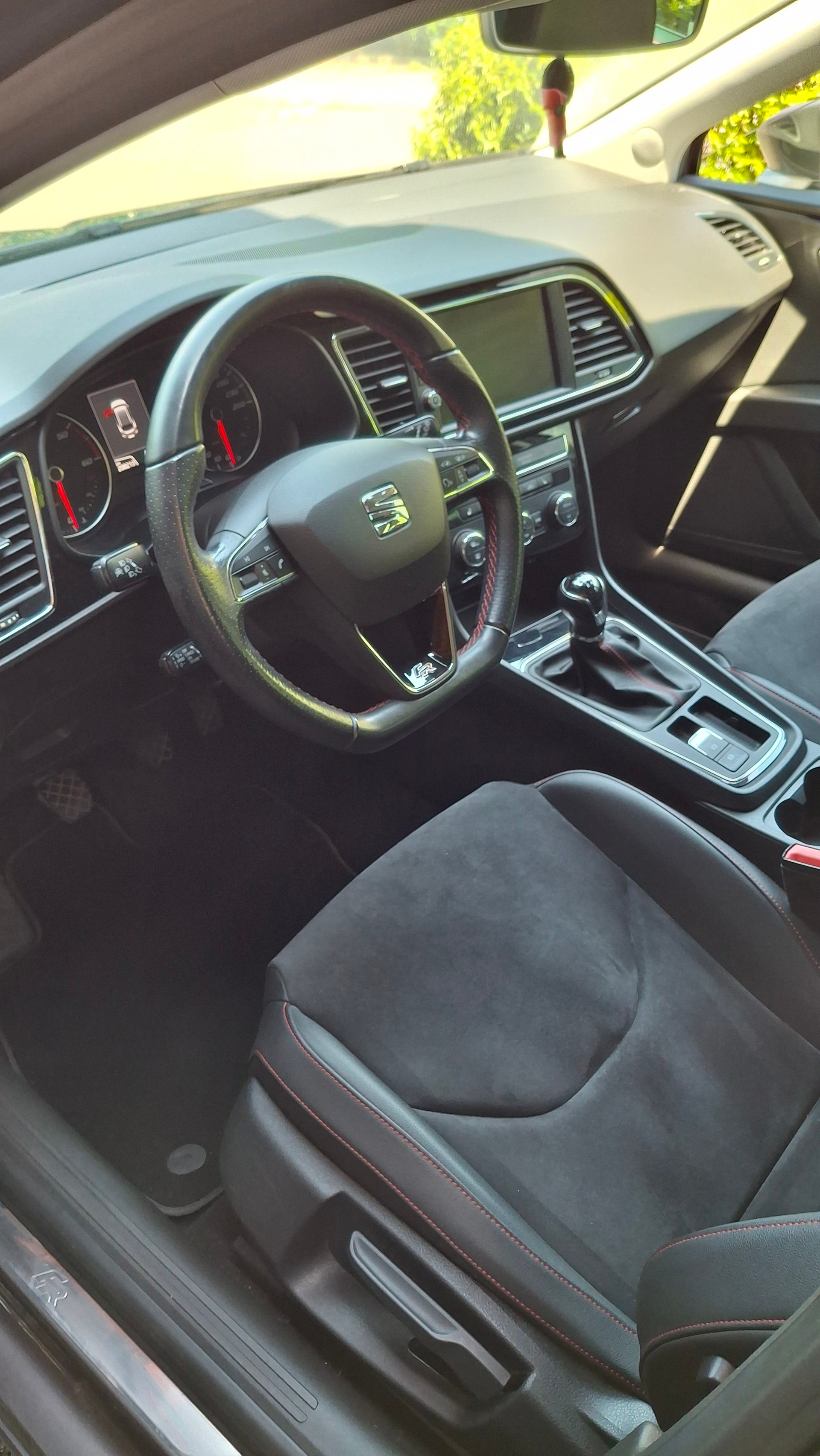 SEAT 2.0 TDI FR-image-3