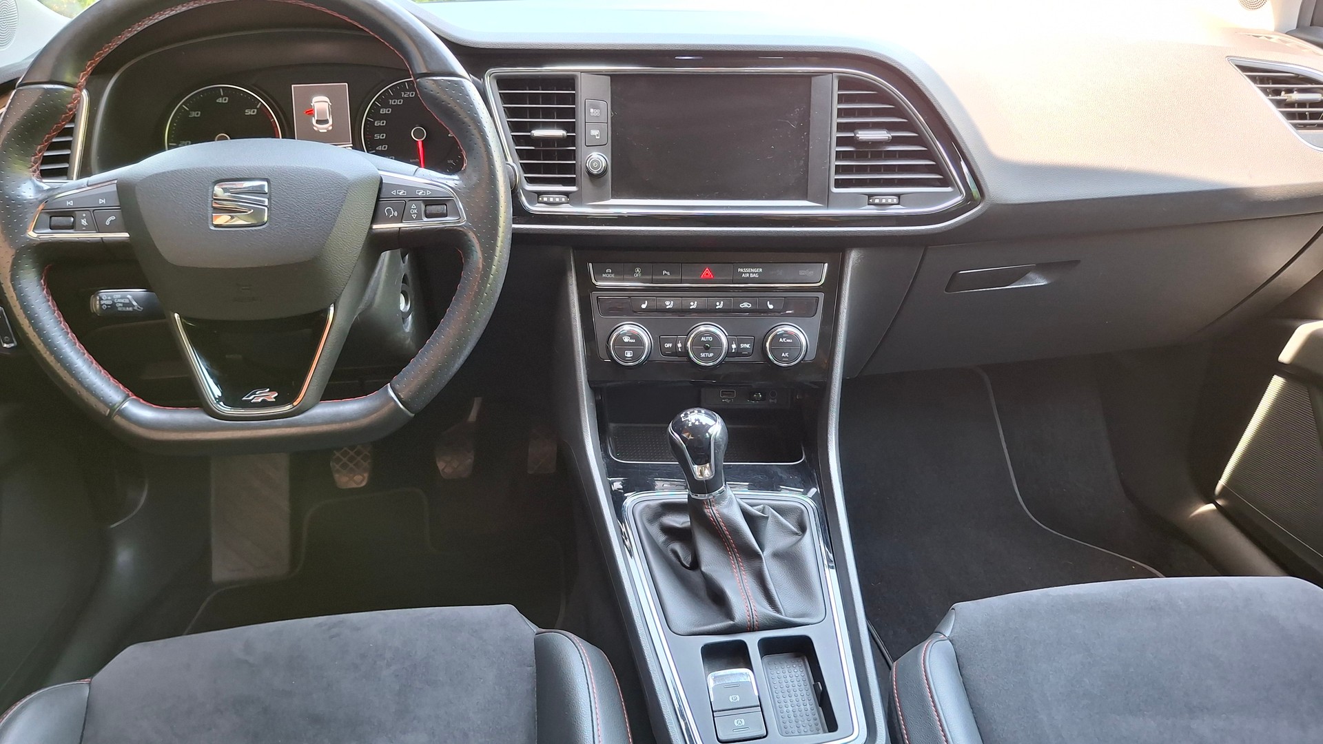 SEAT 2.0 TDI FR-image-8