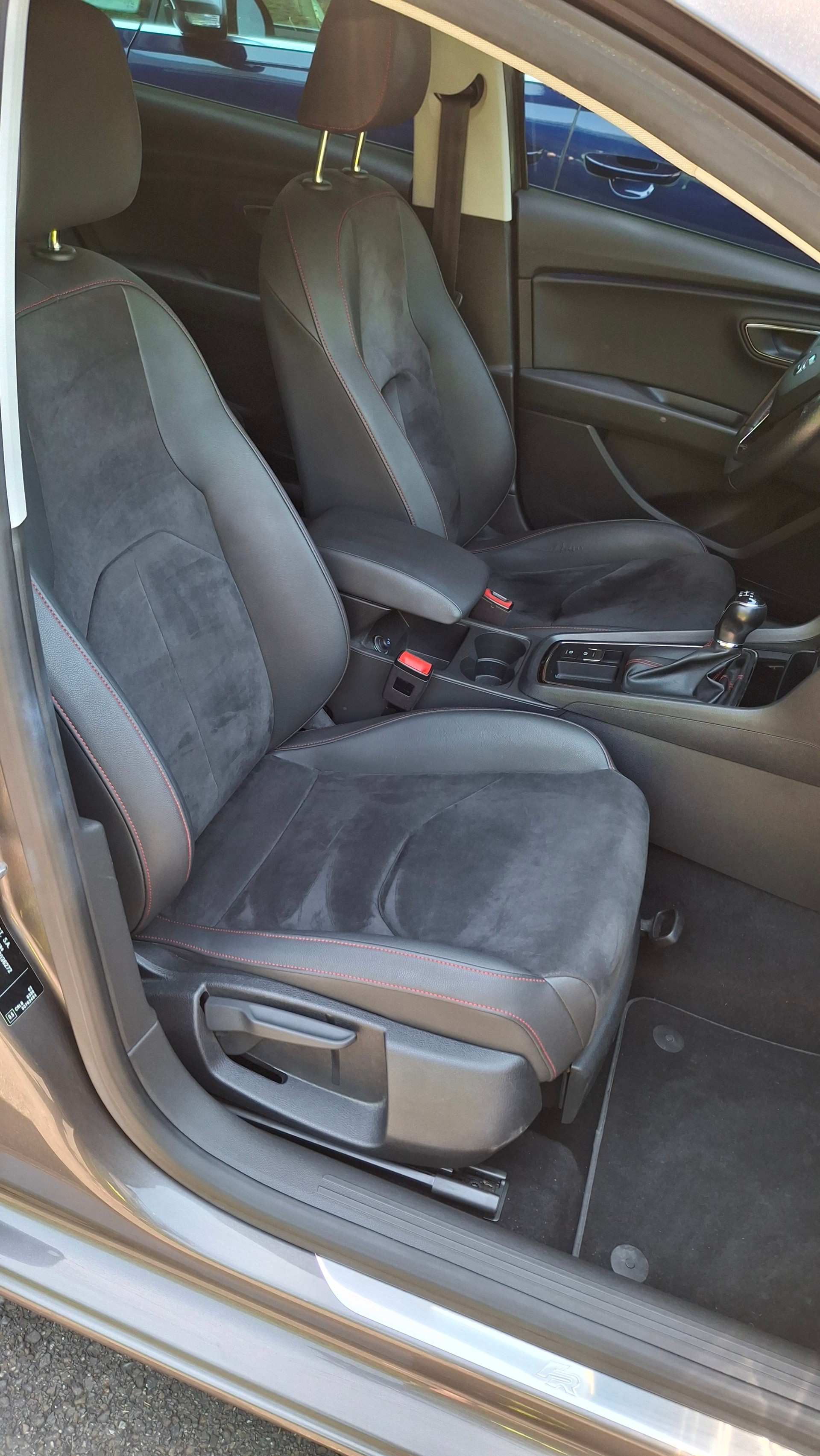SEAT 2.0 TDI FR-image-4