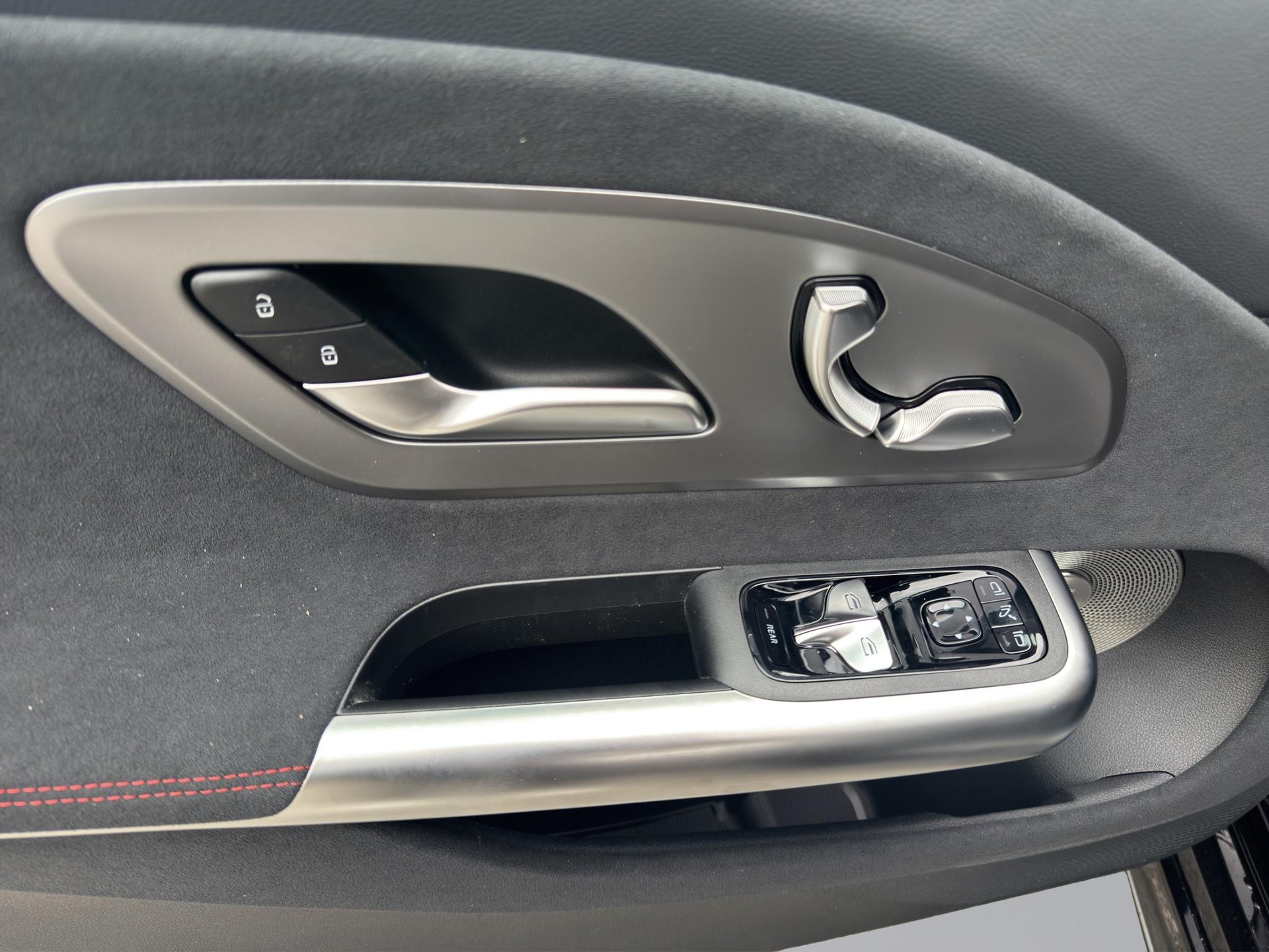 MERCEDES-BENZ CLA 220 4-Matic Shooting Brake-image-10