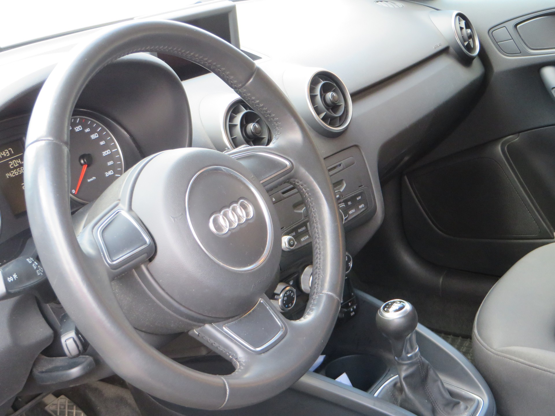 AUDI A1 Sportback 1.4 TFSI Attraction-image-5