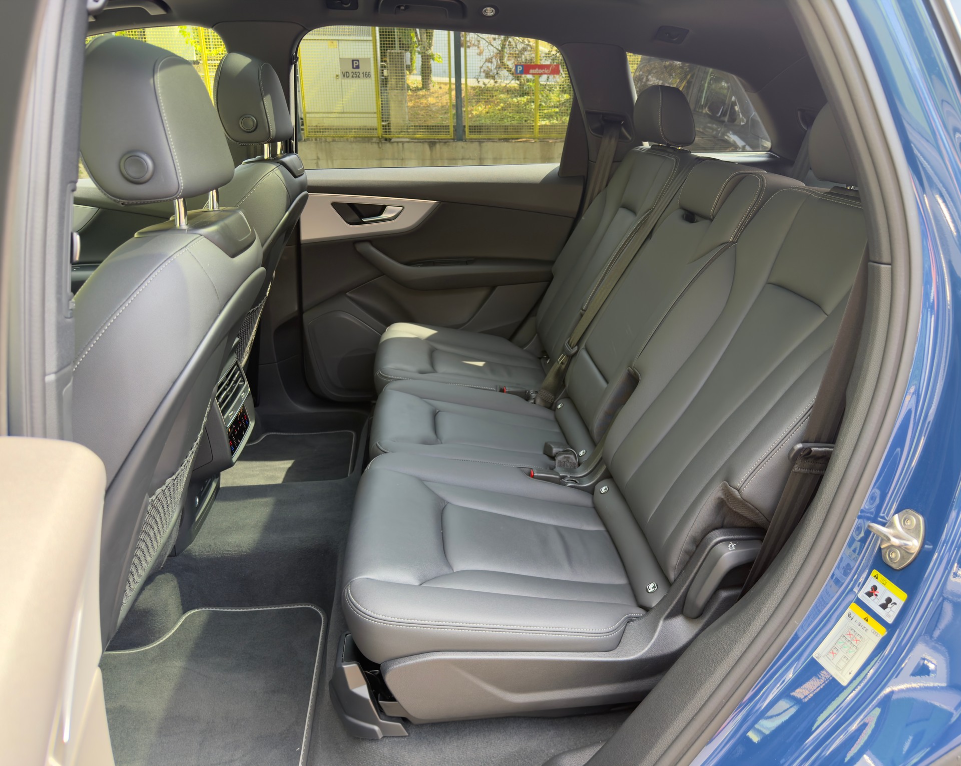 AUDI Q7 50 TDI quattro S Line tiptronic-image-12
