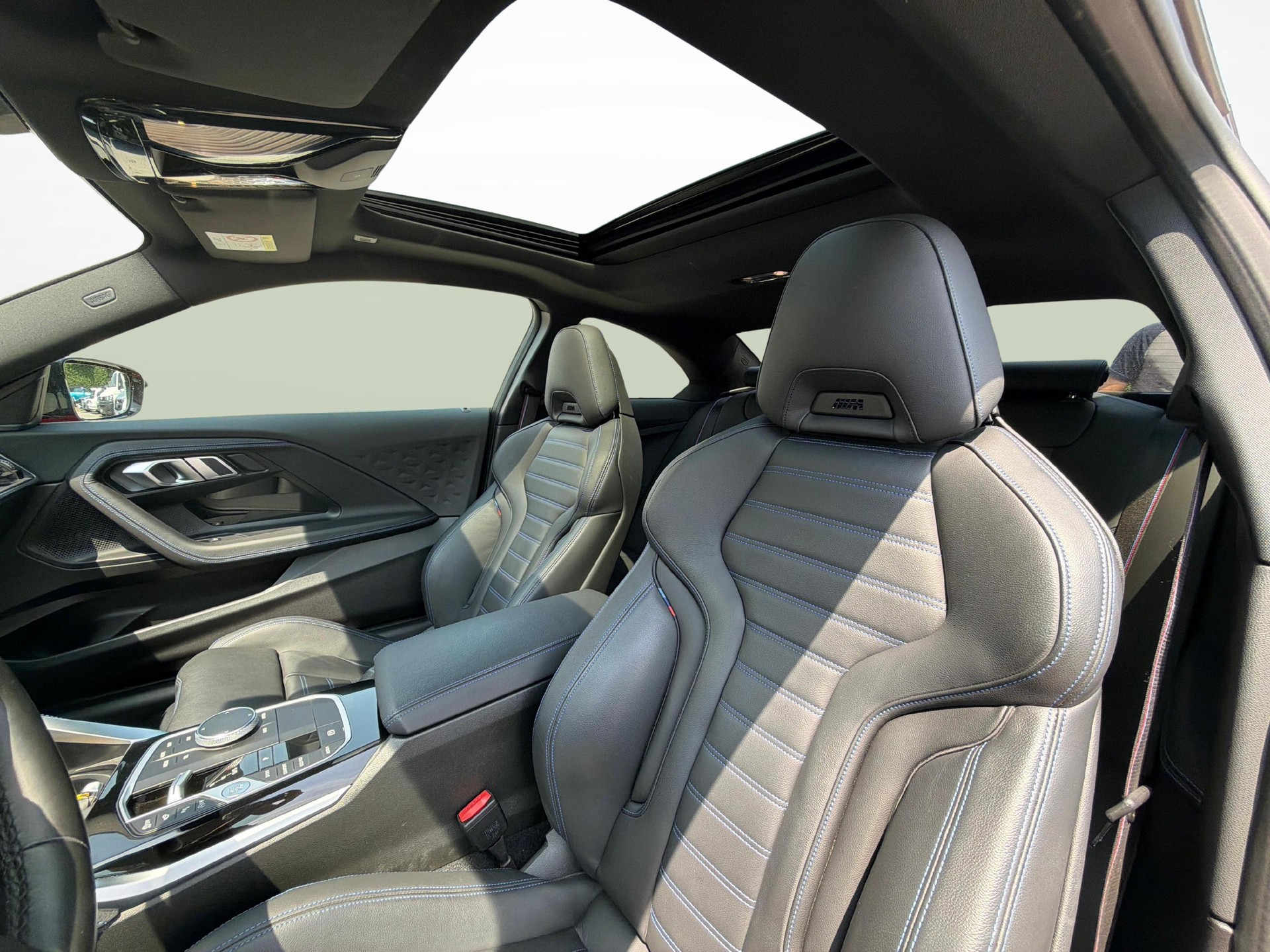 BMW M240i xDrive Coupé-image-11