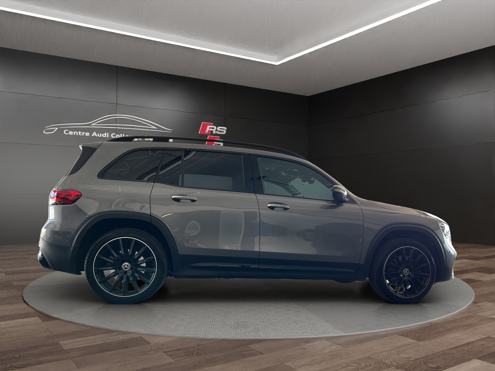 MERCEDES-BENZ GLB 250 4Matic AMG Line 8G-Tronic-image-6