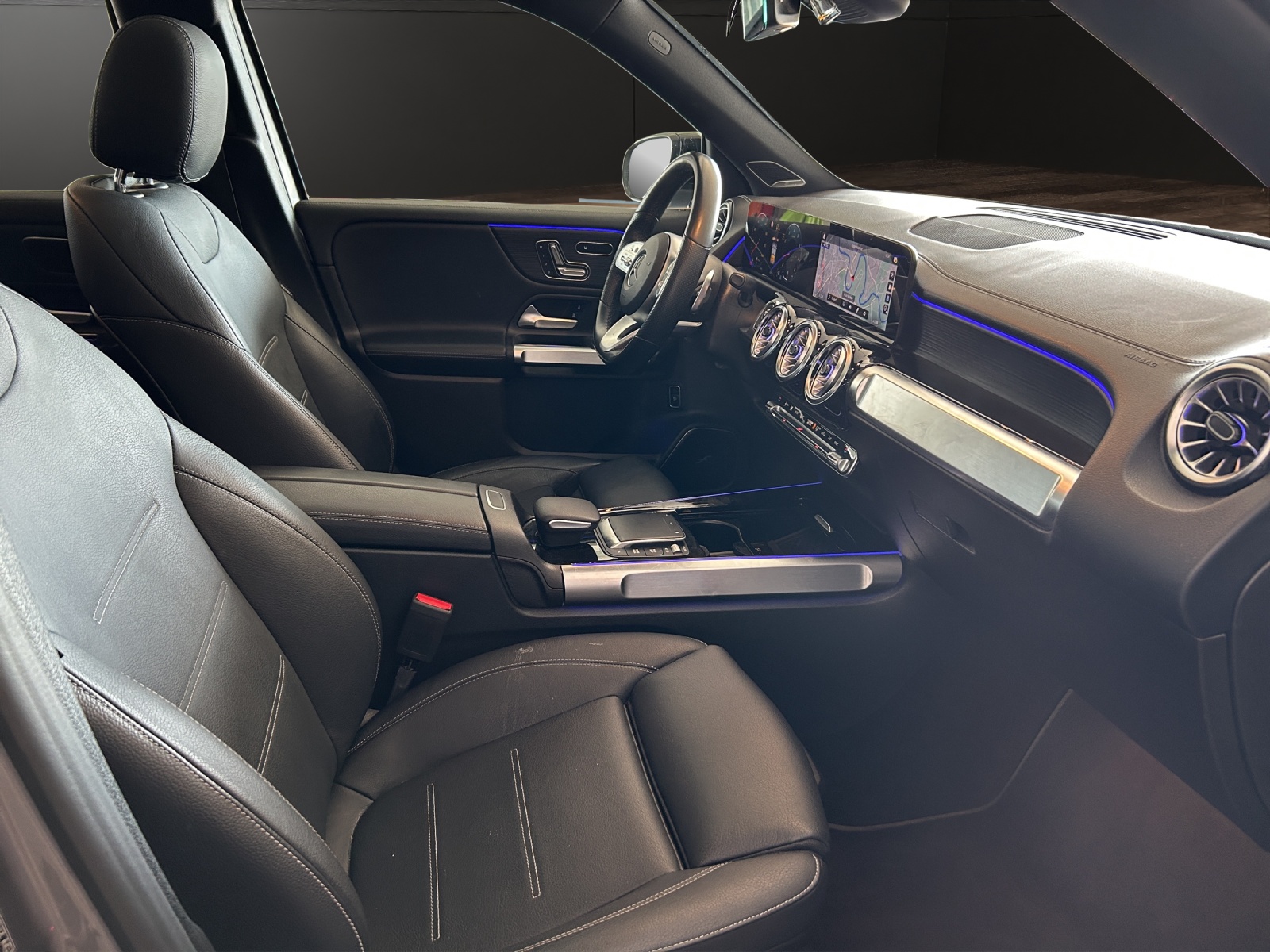 MERCEDES-BENZ GLB 250 4Matic AMG Line 8G-Tronic-image-15