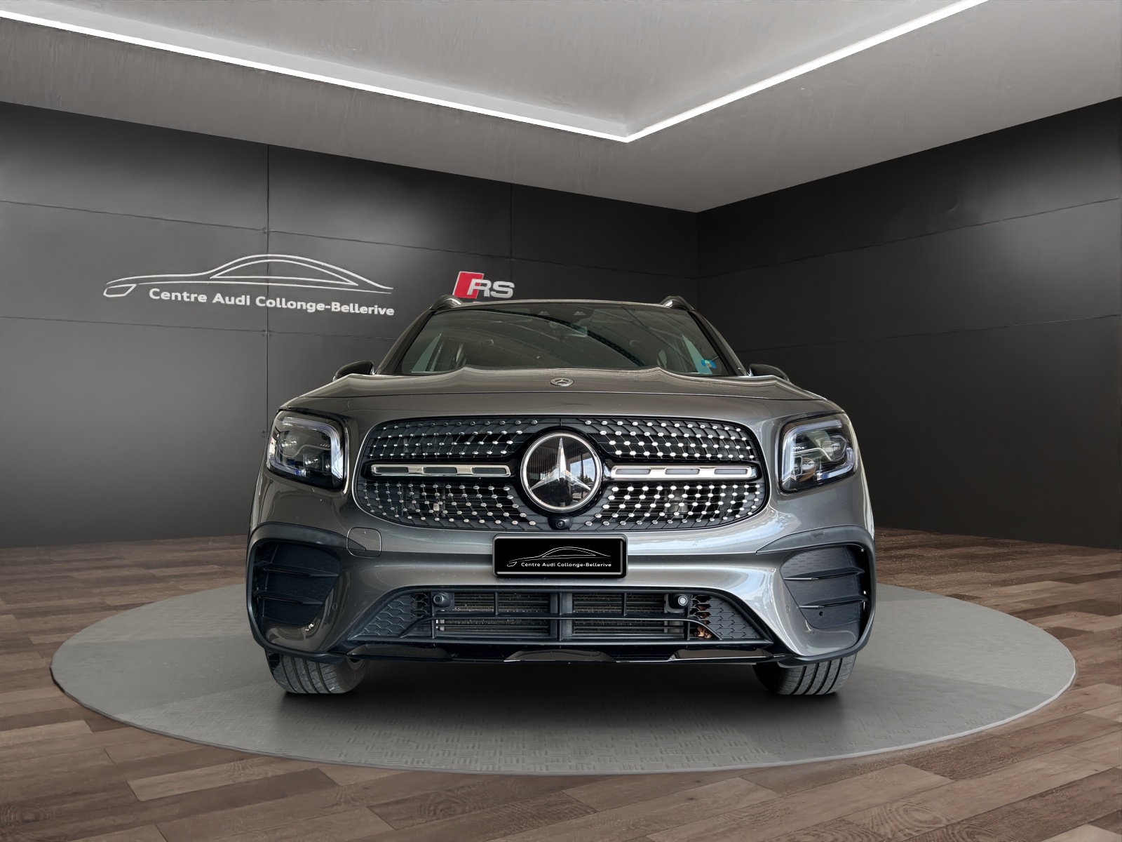 MERCEDES-BENZ GLB 250 4Matic AMG Line 8G-Tronic-image-1