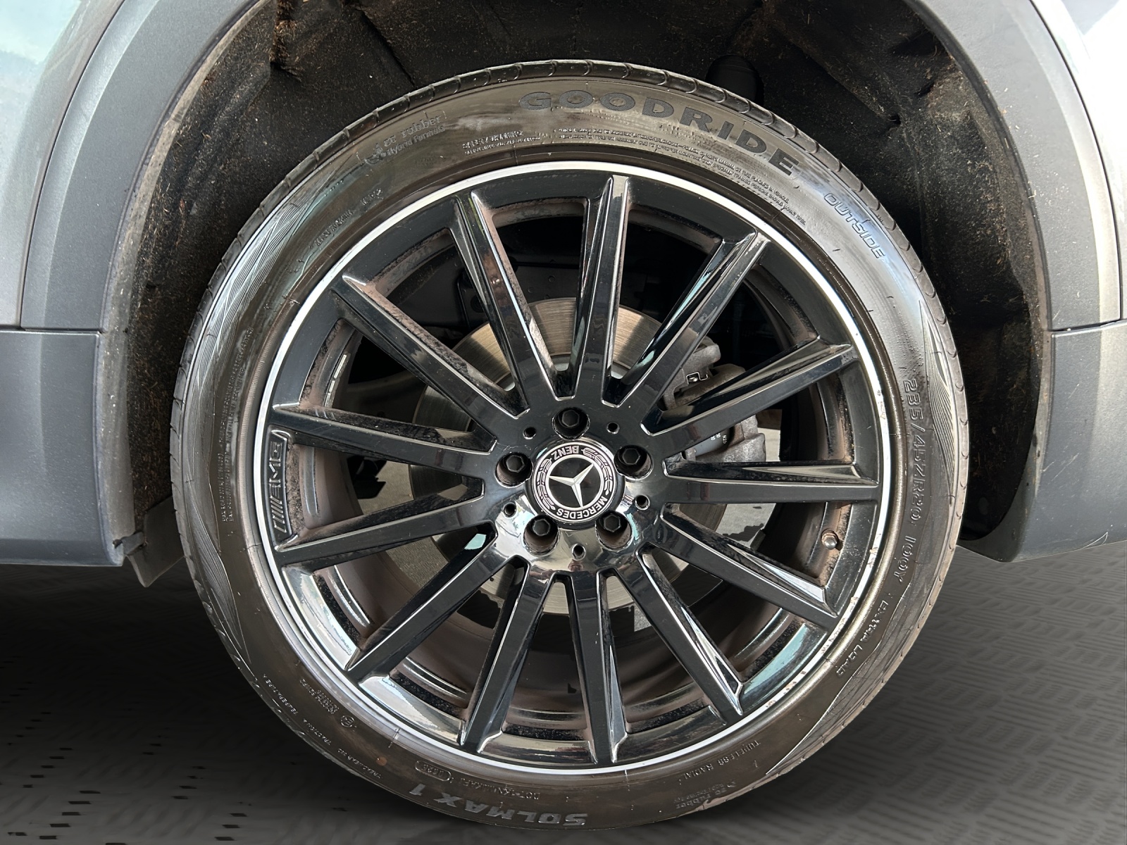 MERCEDES-BENZ GLB 250 4Matic AMG Line 8G-Tronic-image-22