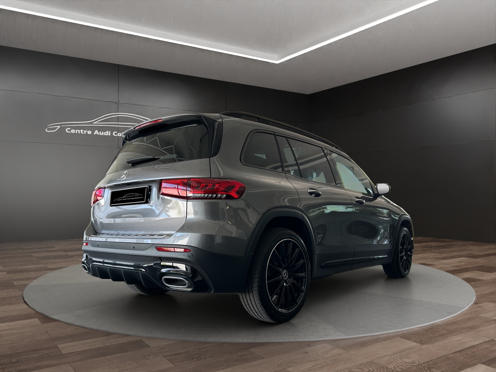 MERCEDES-BENZ GLB 250 4Matic AMG Line 8G-Tronic-image-5