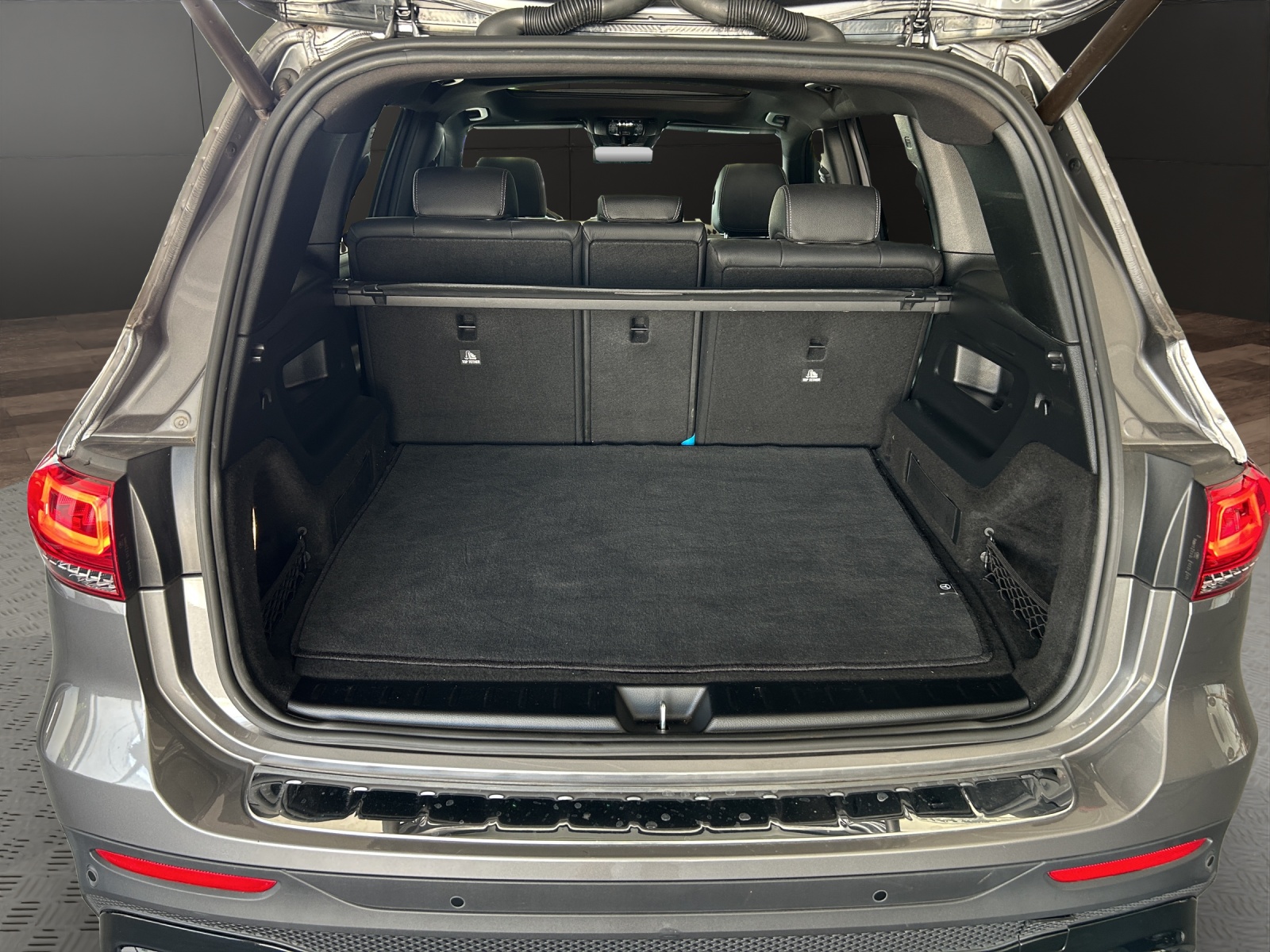 MERCEDES-BENZ GLB 250 4Matic AMG Line 8G-Tronic-image-17