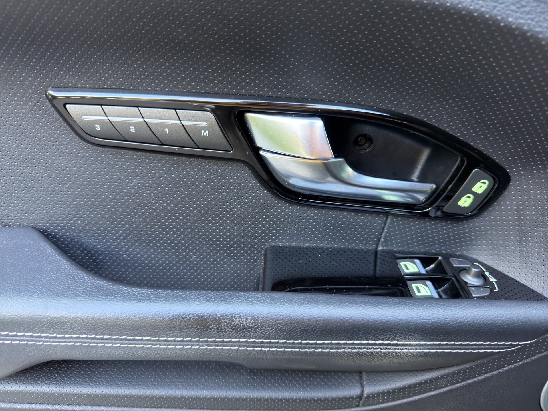 LAND ROVER Evoque 2.2 Diesel-image-14