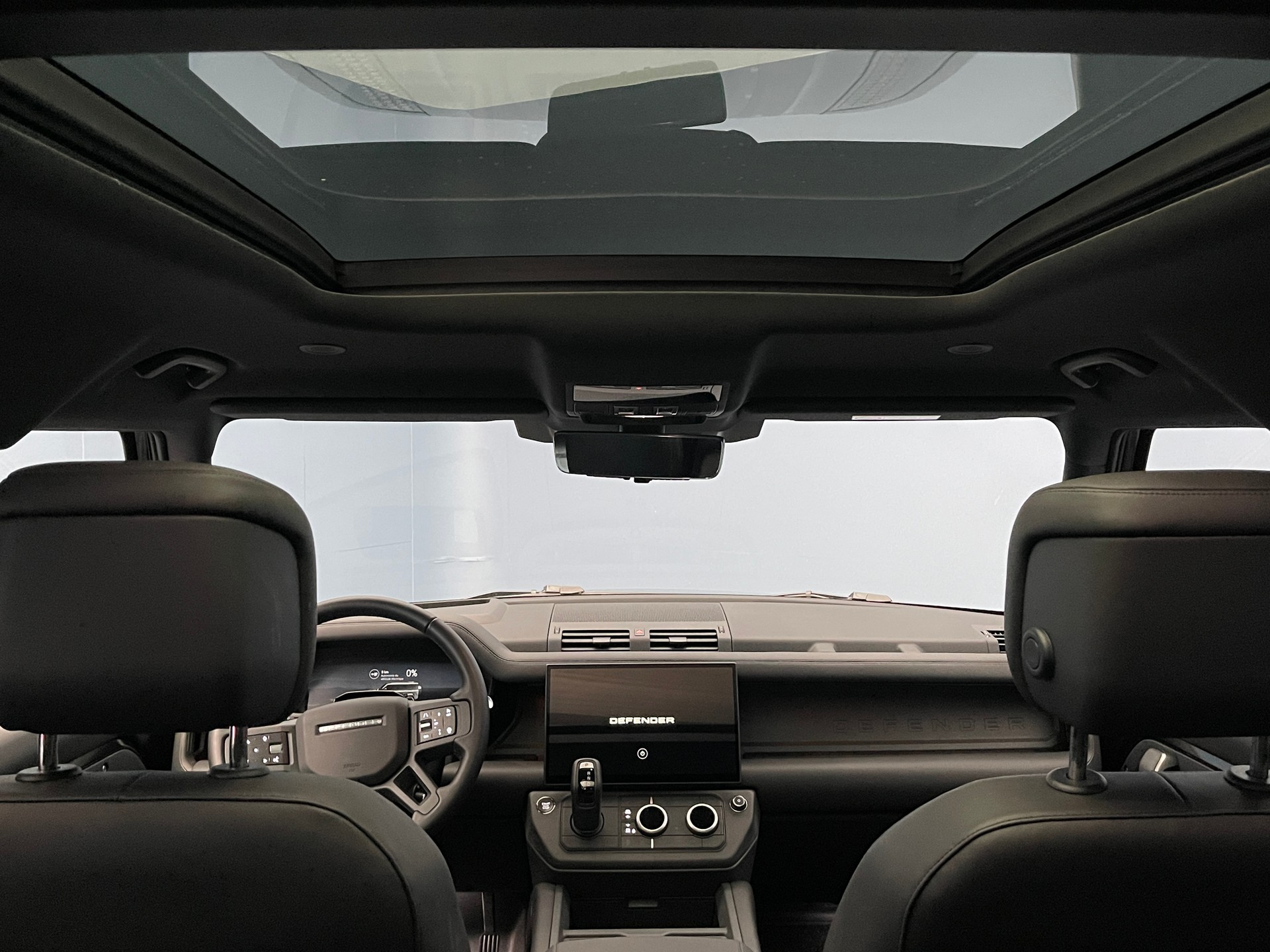 LAND ROVER Defender 110 2.0 P300e X-Dynamic HSE-image-6