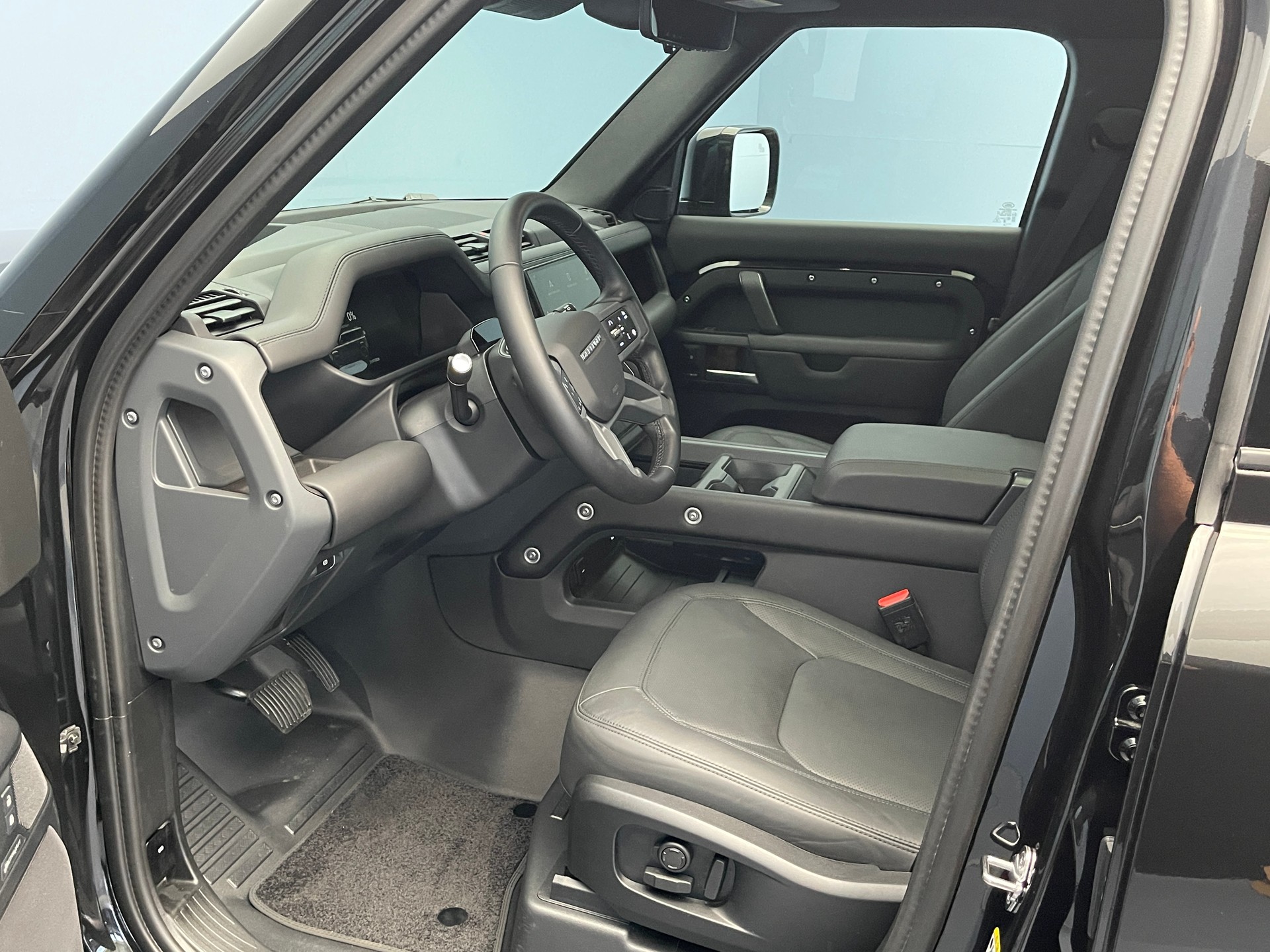 LAND ROVER Defender 110 2.0 P300e X-Dynamic HSE-image-7