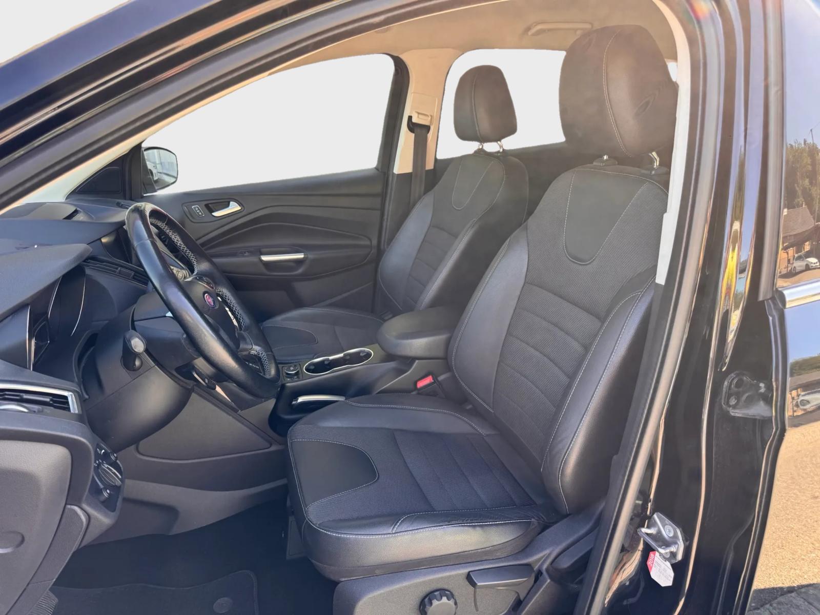 FORD Kuga 2.0 TDCi Titanium S 4WD PowerShift-image-6