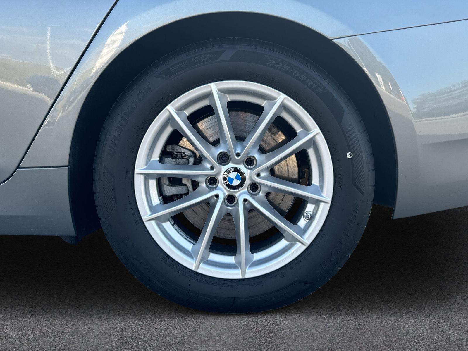BMW 530d xDrive 48V Touring 📍-image-9