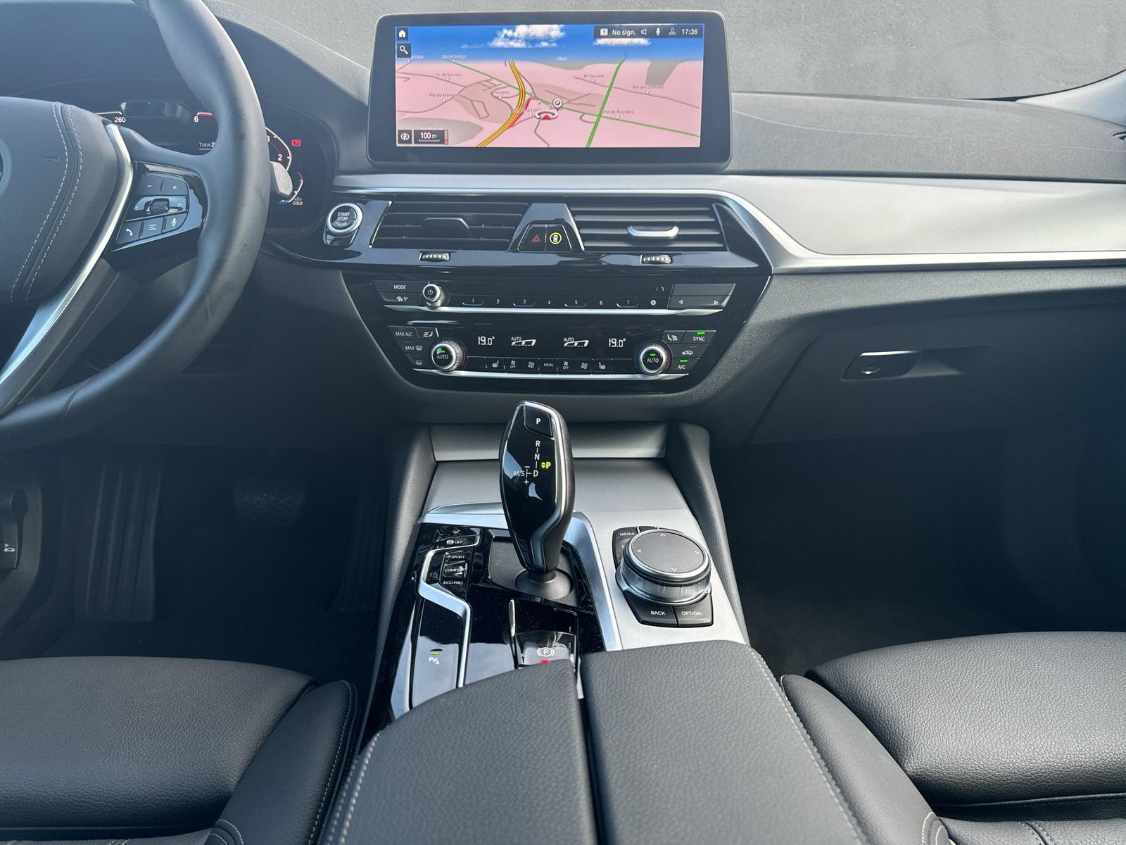 BMW 530d xDrive 48V Touring 📍-image-16
