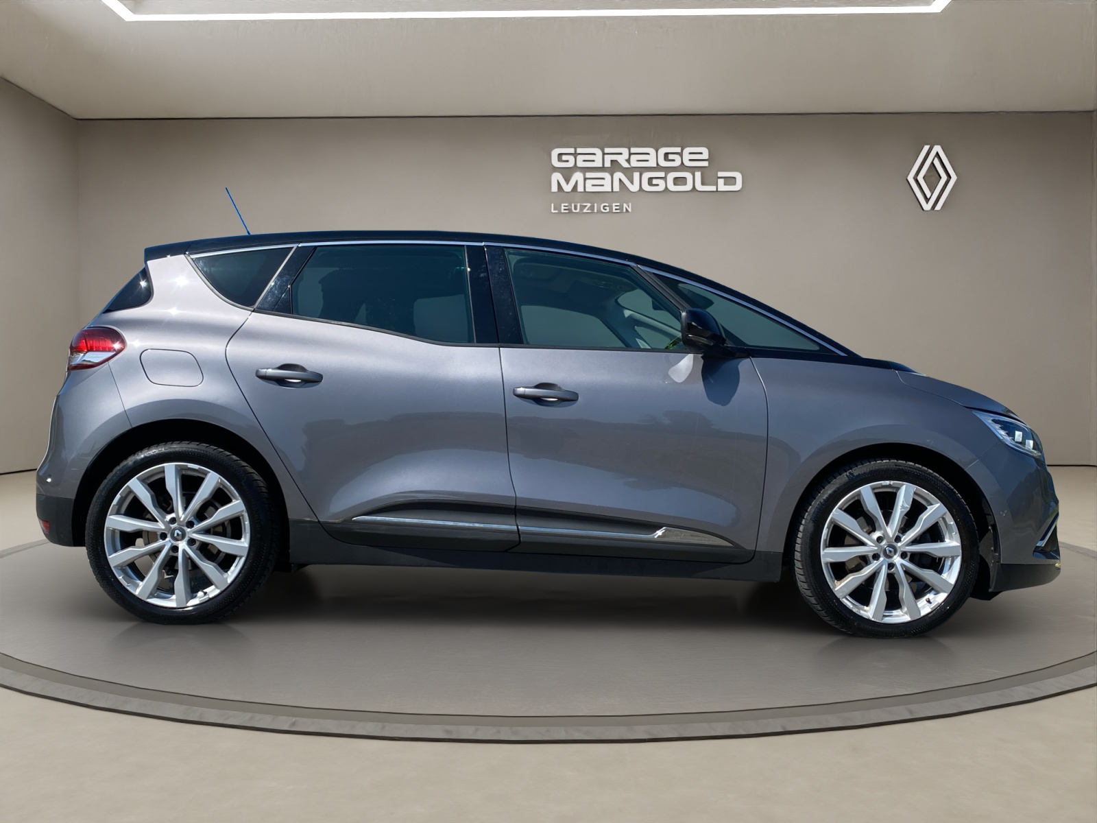 RENAULT Scénic 1.6 dCi Initiale Paris EDC-image-5