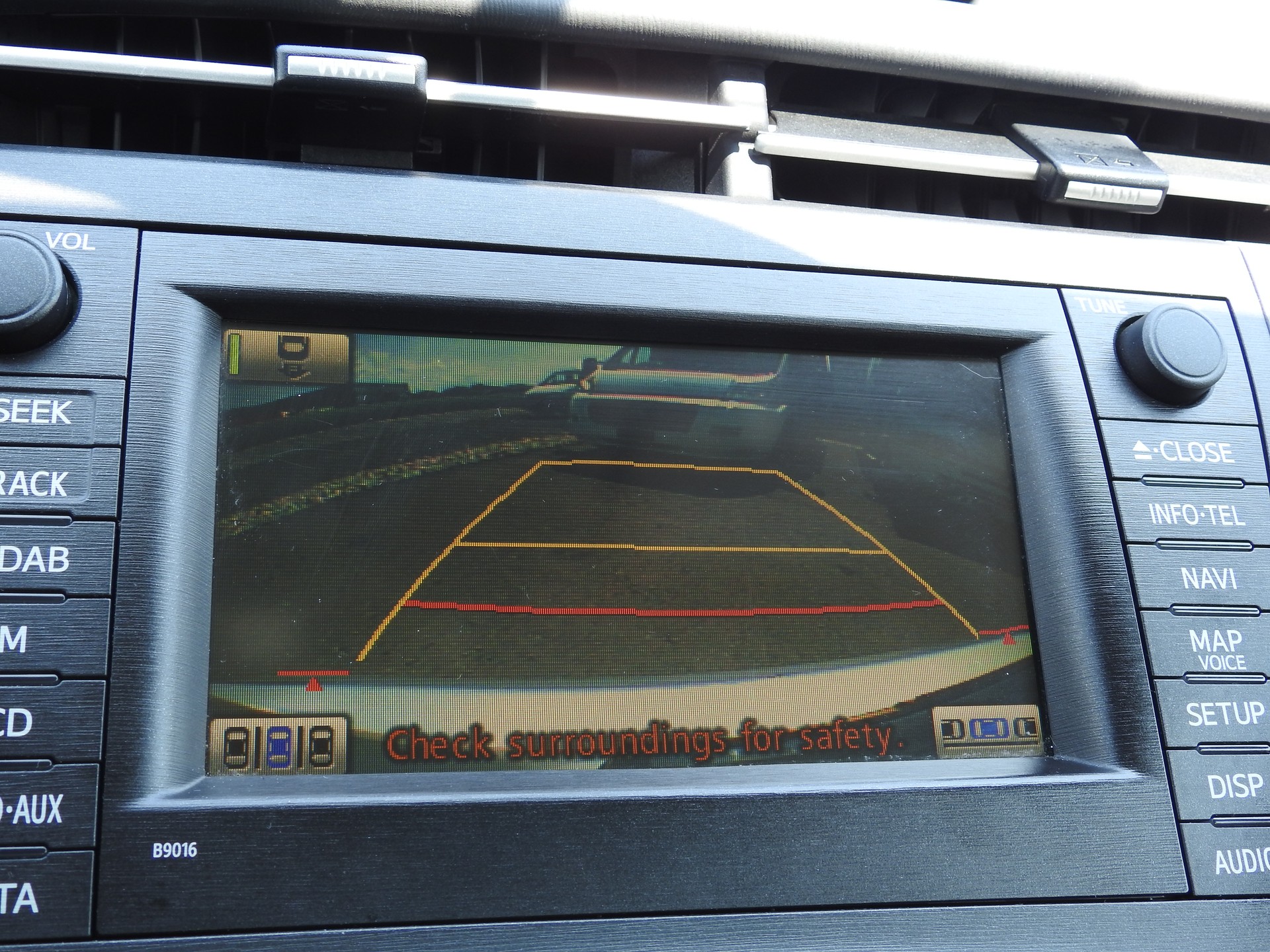 TOYOTA Prius 1.8 16V HSD Sol-image-20