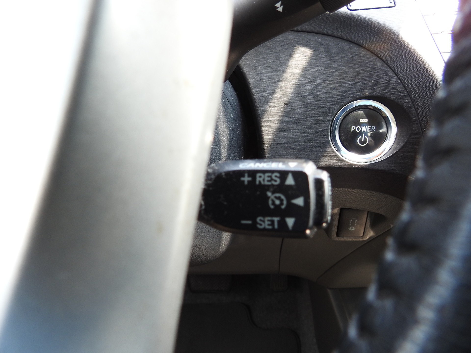 TOYOTA Prius 1.8 16V HSD Sol-image-22