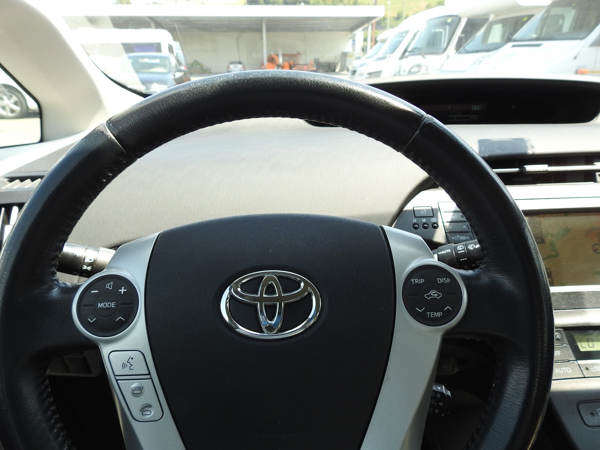 TOYOTA Prius 1.8 16V HSD Sol-image-26