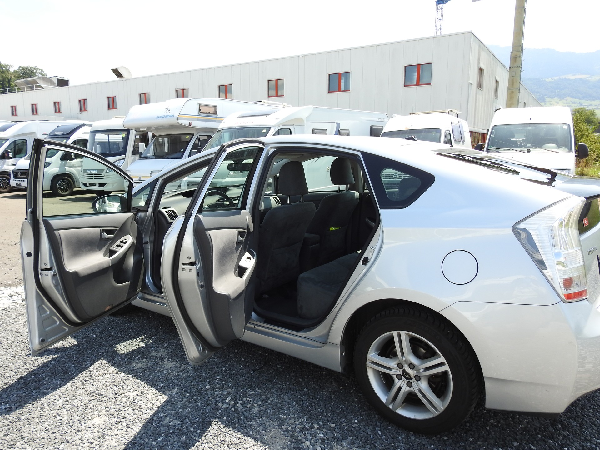 TOYOTA Prius 1.8 16V HSD Sol-image-14
