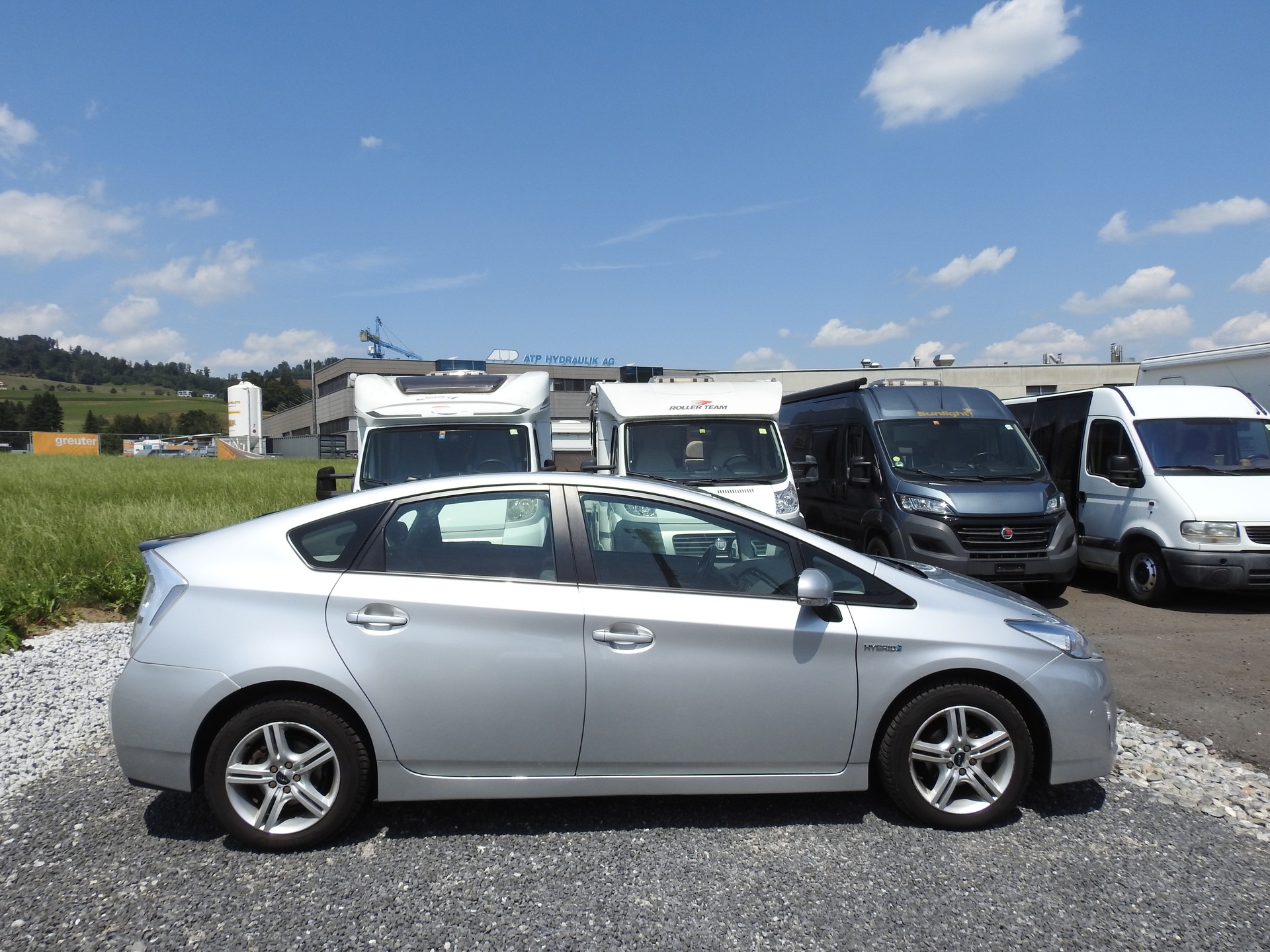 TOYOTA Prius 1.8 16V HSD Sol-image-6