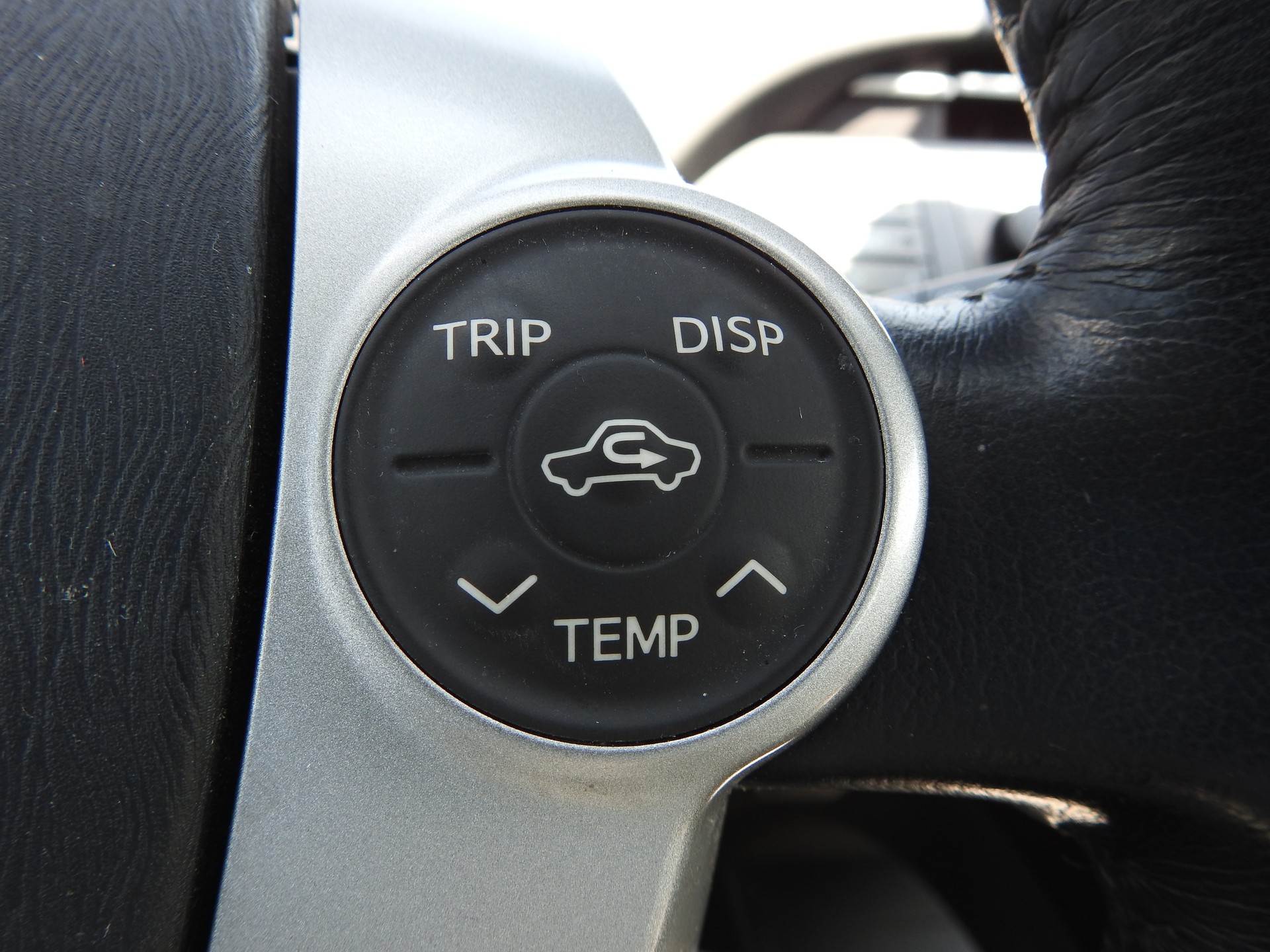 TOYOTA Prius 1.8 16V HSD Sol-image-23