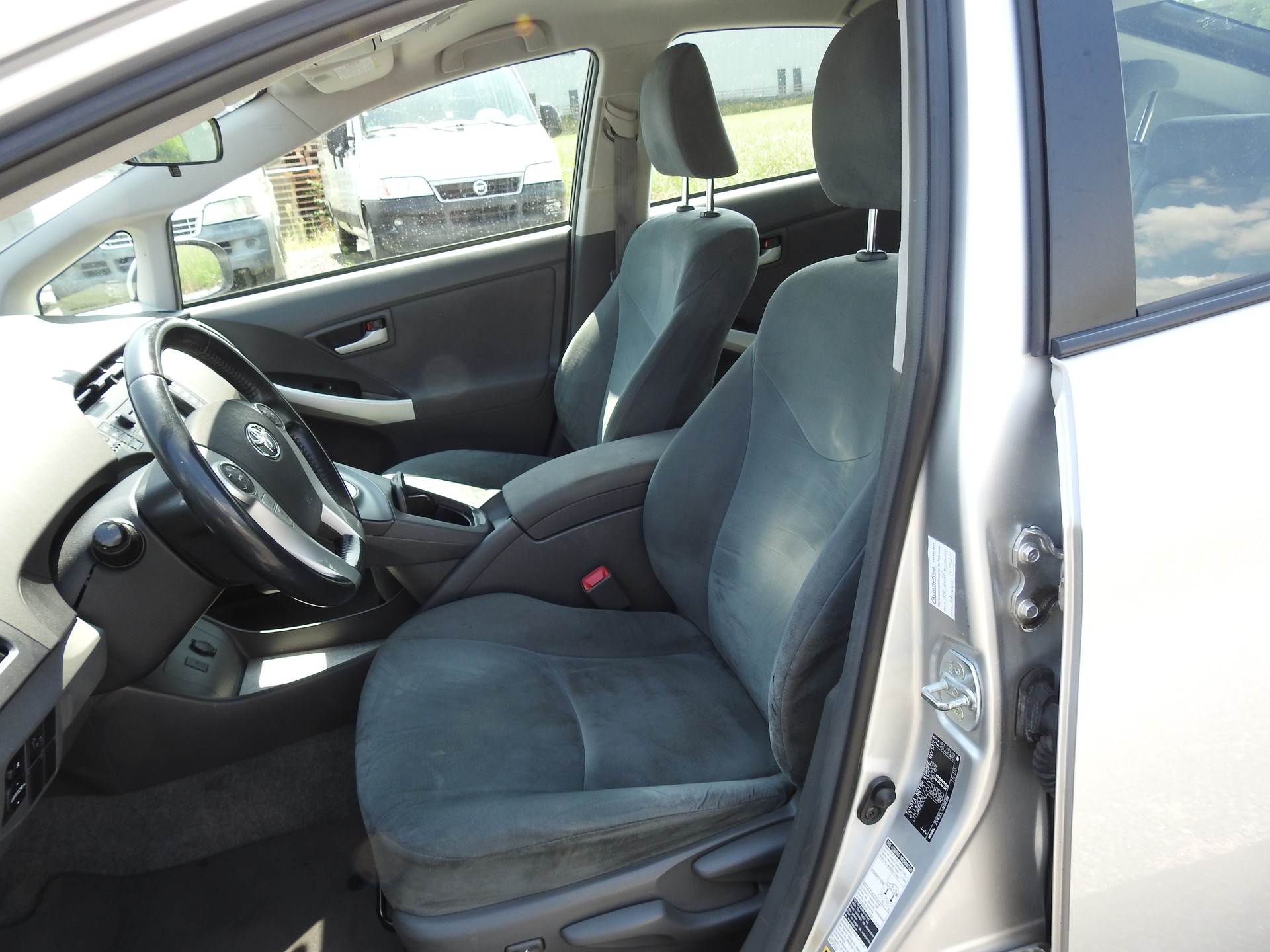TOYOTA Prius 1.8 16V HSD Sol-image-12